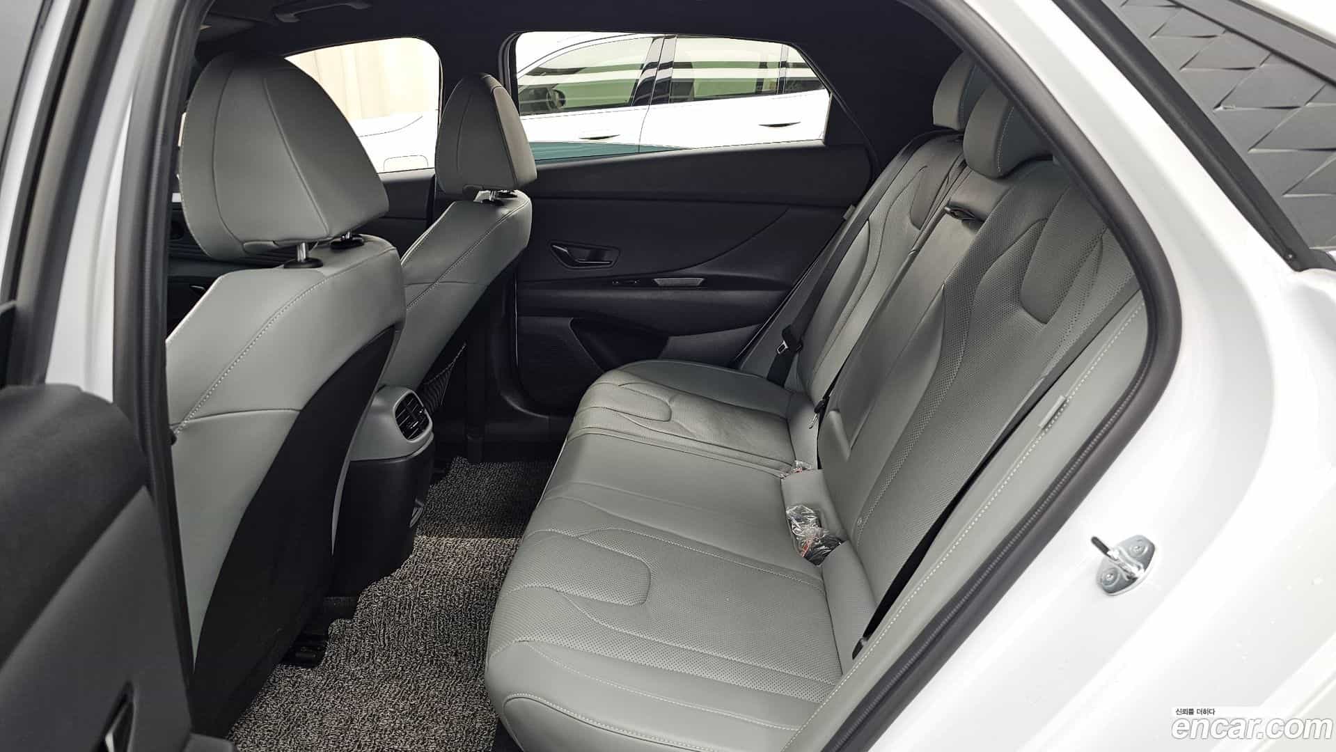 AVANTE Hyundai 2023.3-INNER-036
