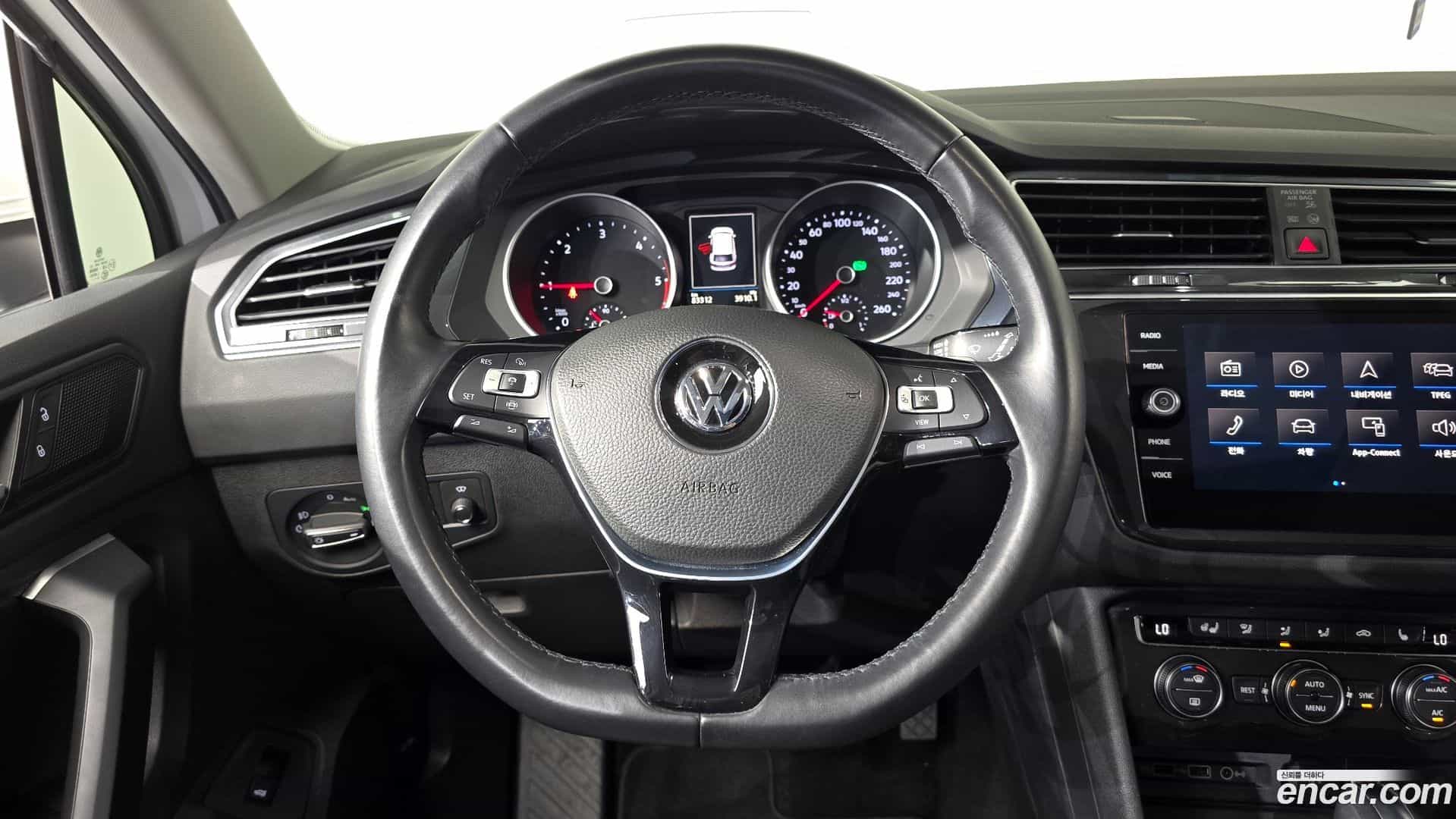 Tiguan Volkswagen 2019.10-OPTION-017