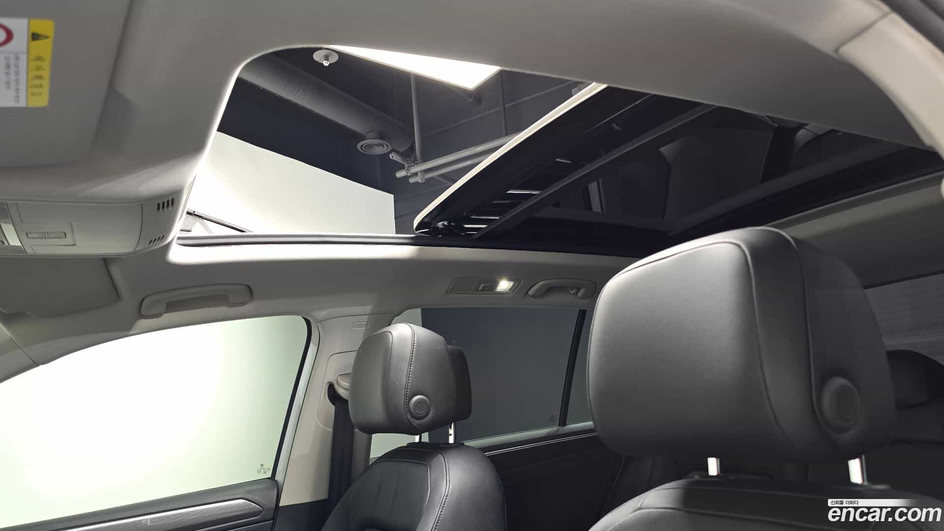 Tiguan Volkswagen 2019.10-OPTION-020