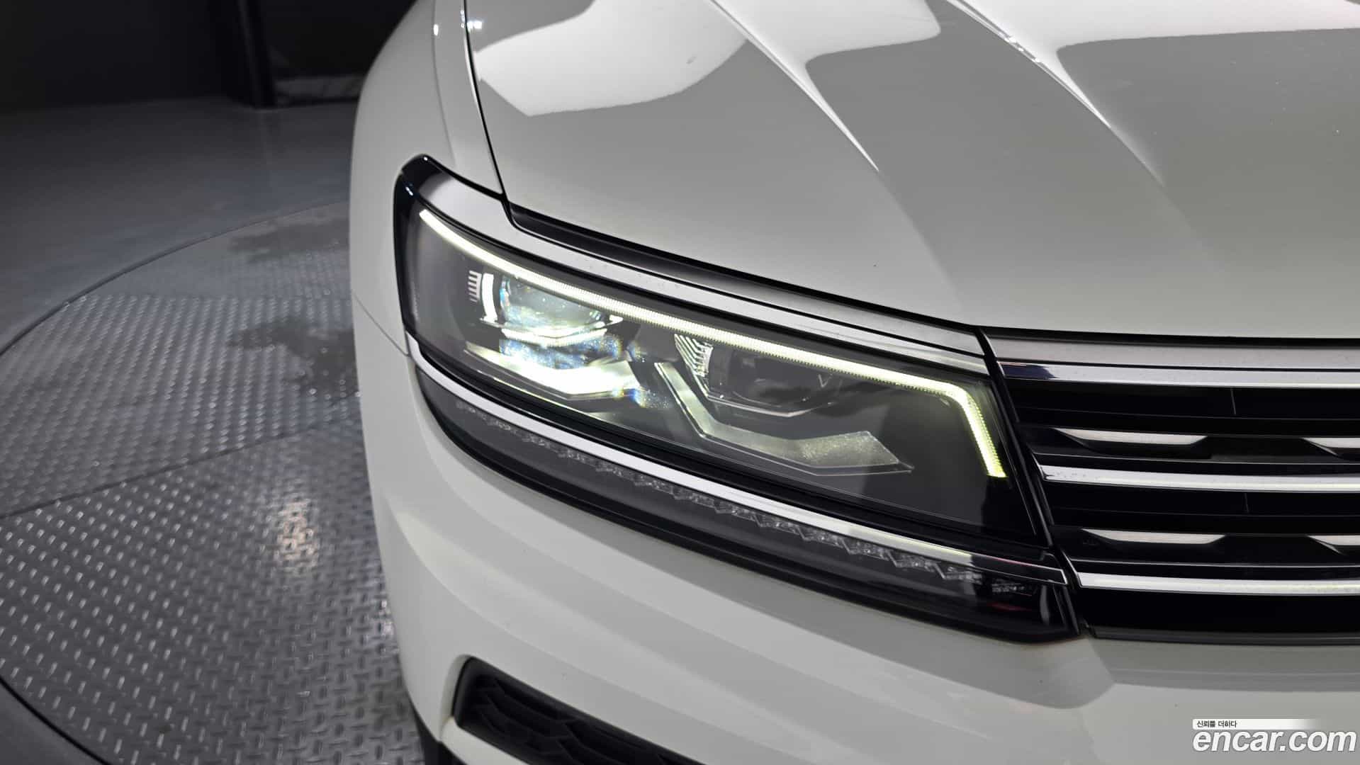 Tiguan Volkswagen 2019.10-OUTER-032