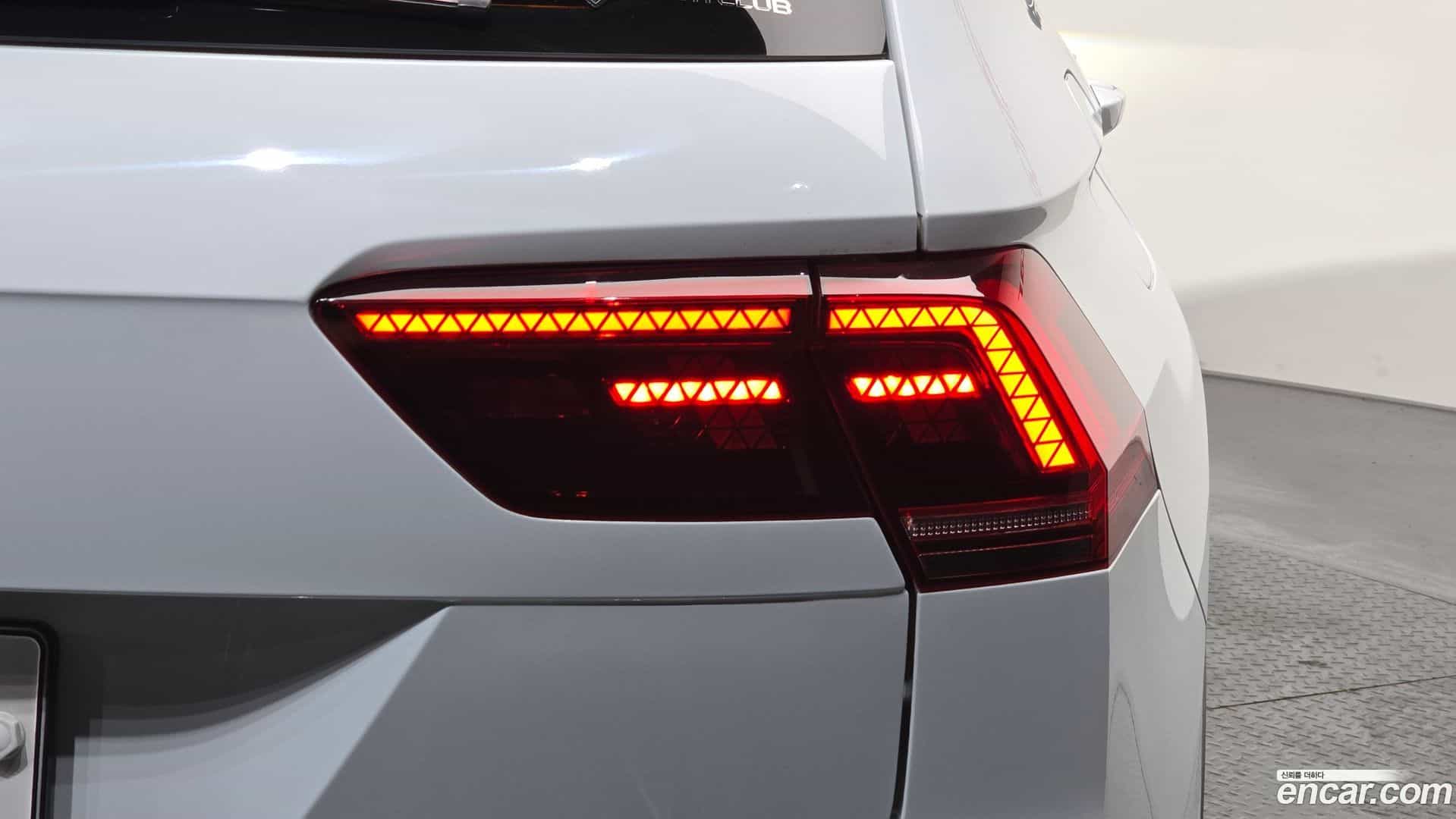Tiguan Volkswagen 2019.10-OUTER-033