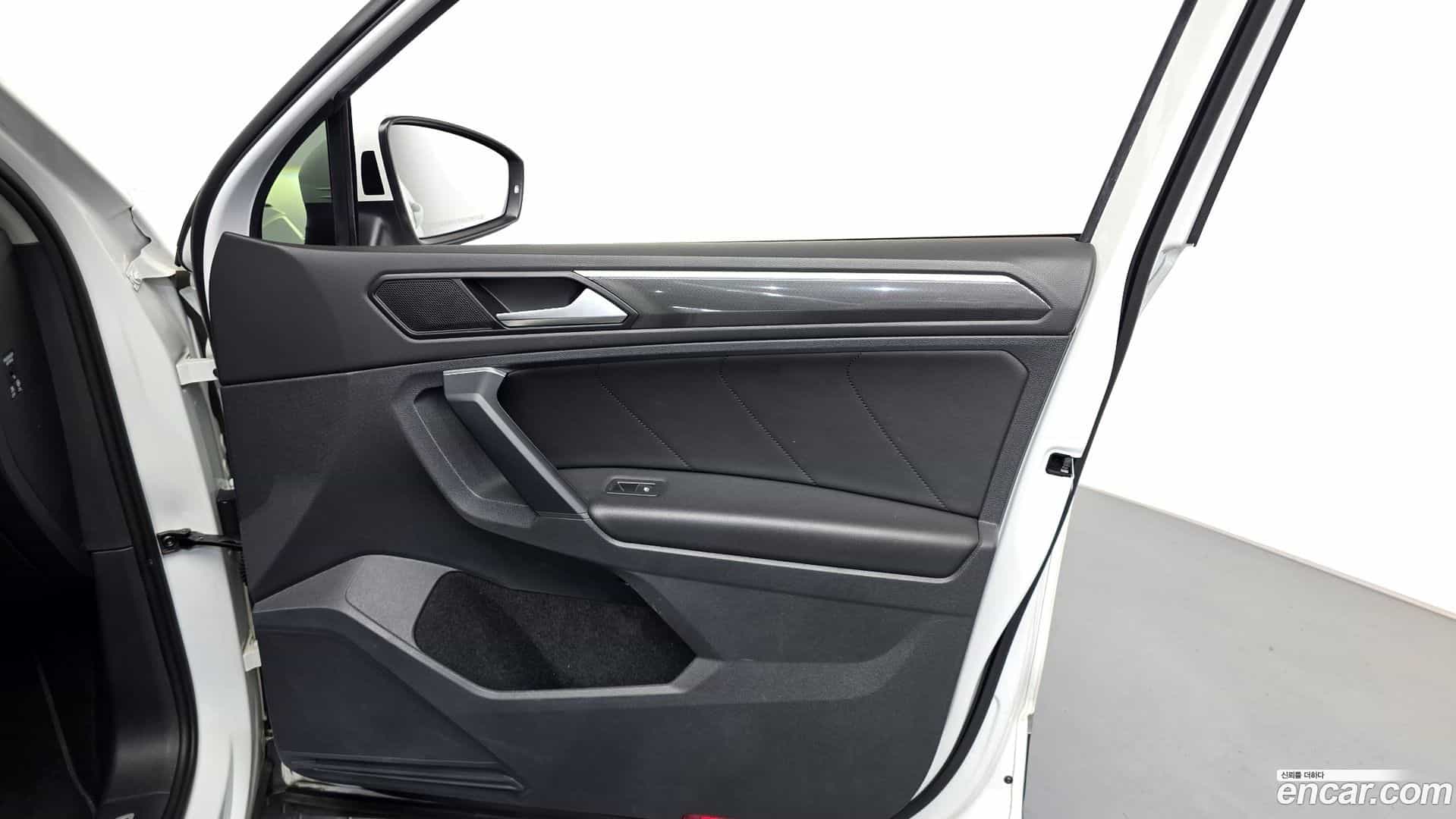 Tiguan Volkswagen 2019.10-INNER-034