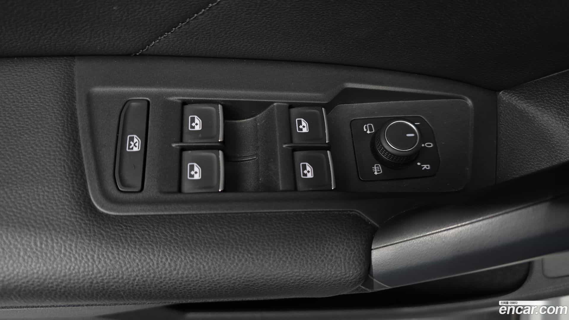 Tiguan Volkswagen 2019.10-OPTION-040