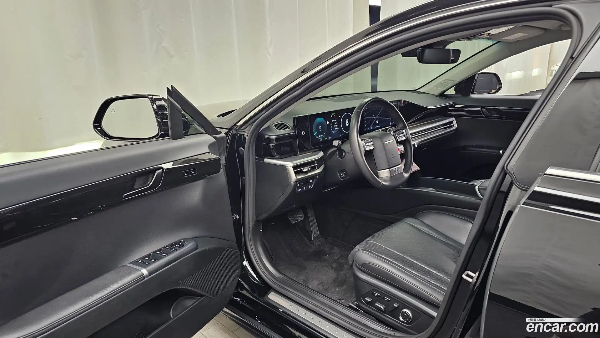 Grandeur Hyundai 2023.3-INNER-010
