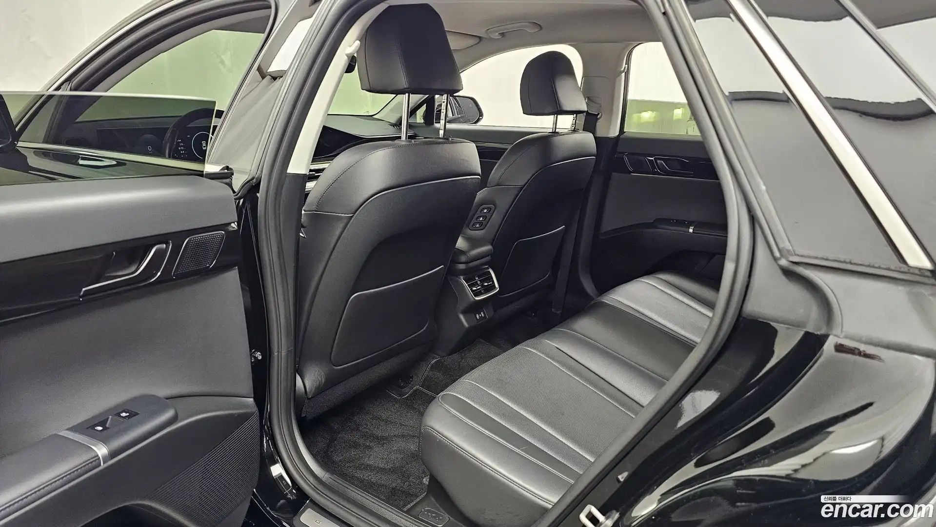 Grandeur Hyundai 2023.3-OPTION-021