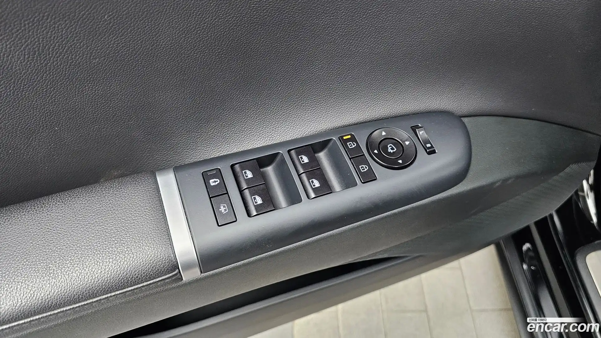 Grandeur Hyundai 2023.3-OPTION-040
