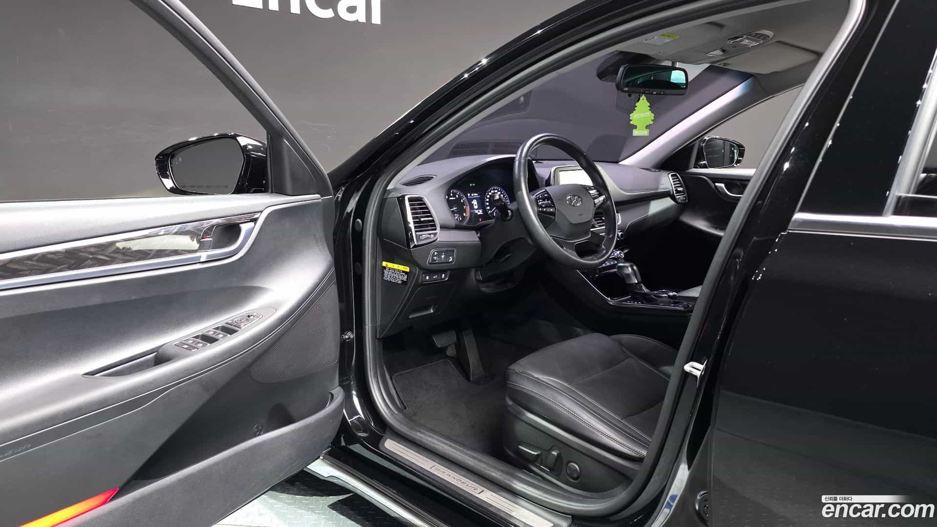 Grandeur Hyundai 2017.5-INNER-010