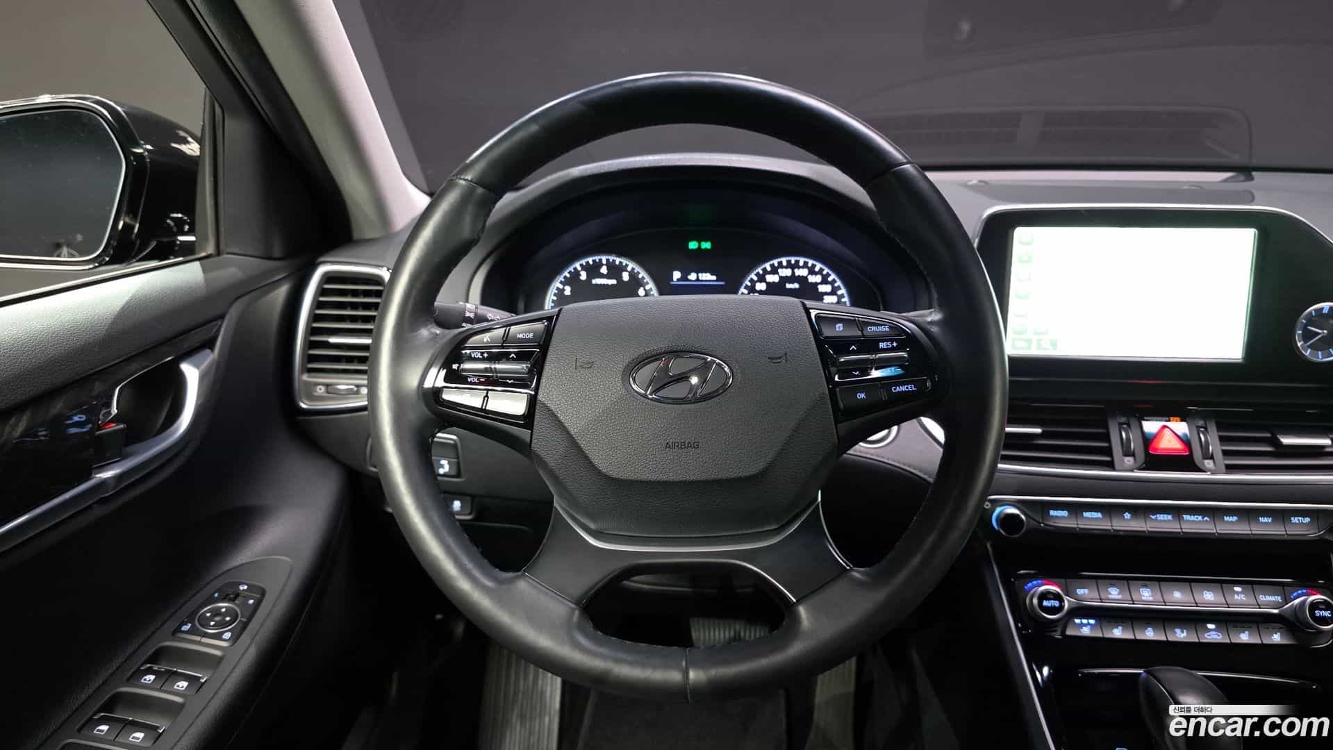 Grandeur Hyundai 2017.5-OPTION-017