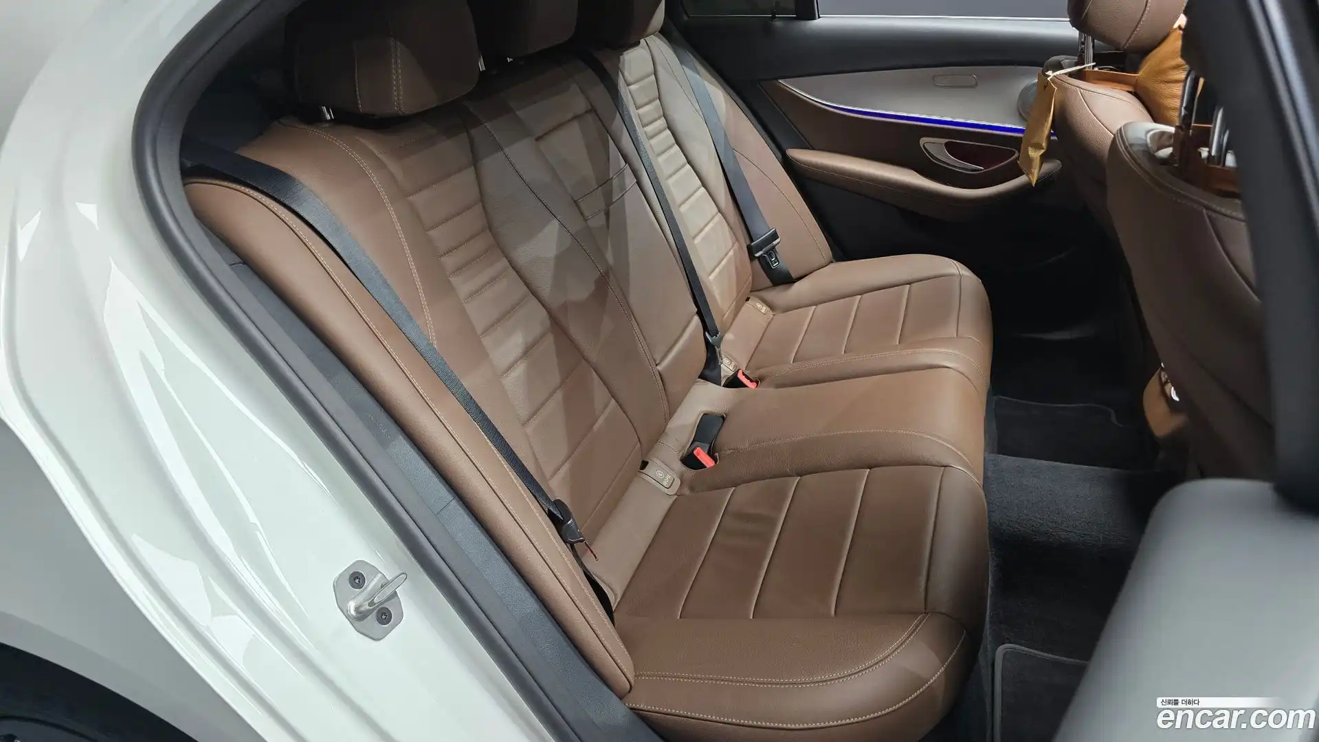 E-Class Mercedes-Benz 2020.10-OPTION-015