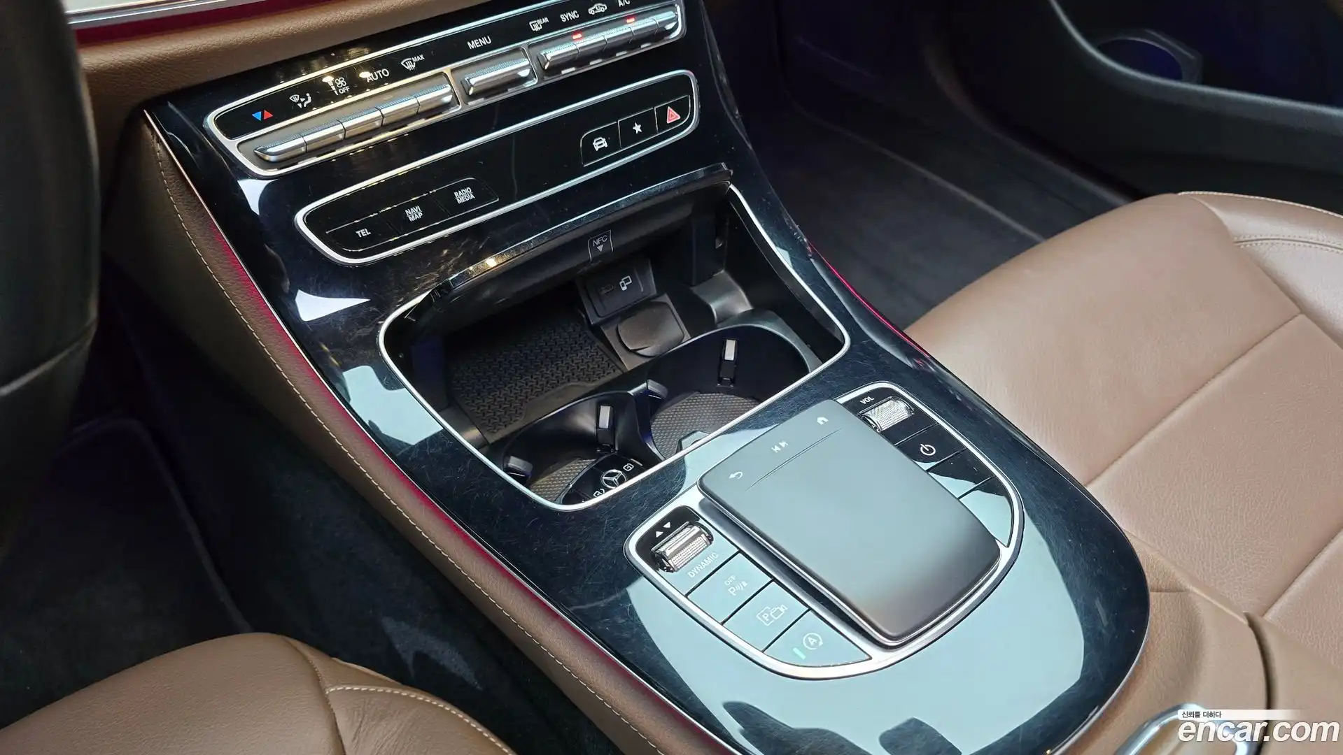 E-Class Mercedes-Benz 2020.10-OPTION-020