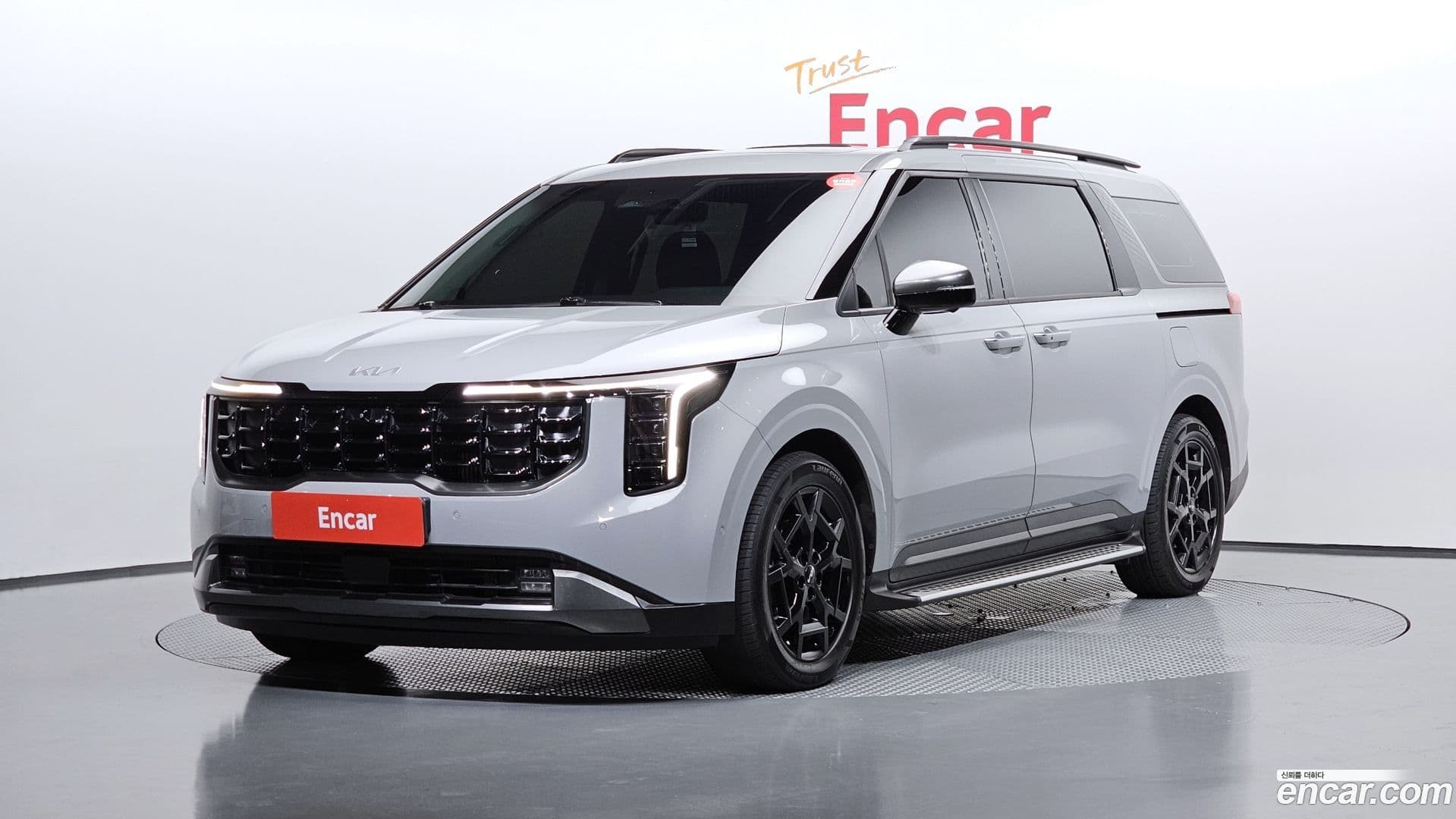 Main__Slider__Photo:Canival Kia 2024.8-0