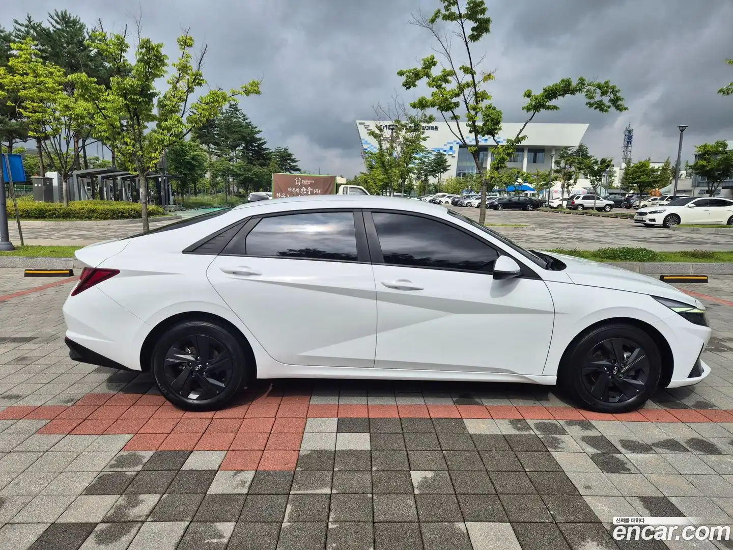 AVANTE Hyundai 2022.4-OPTION-015