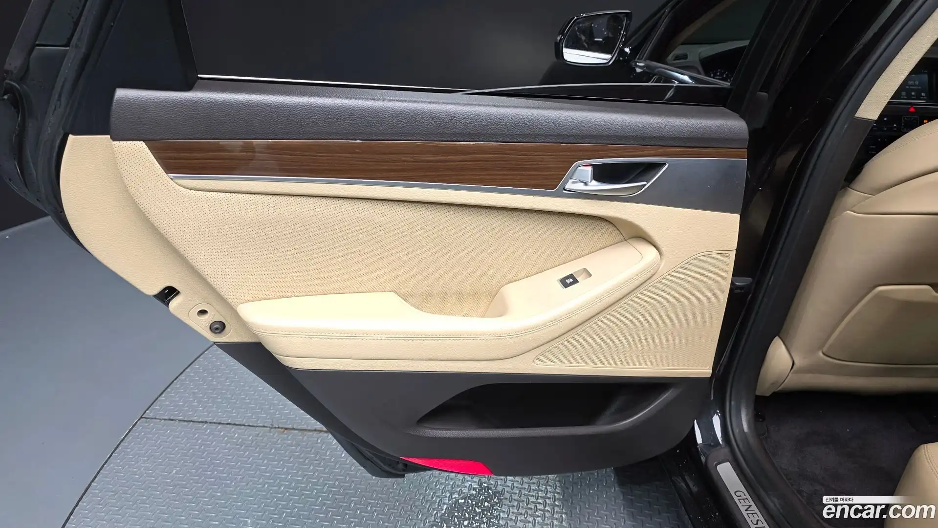 G80 Genesis 2017.7-INNER-035