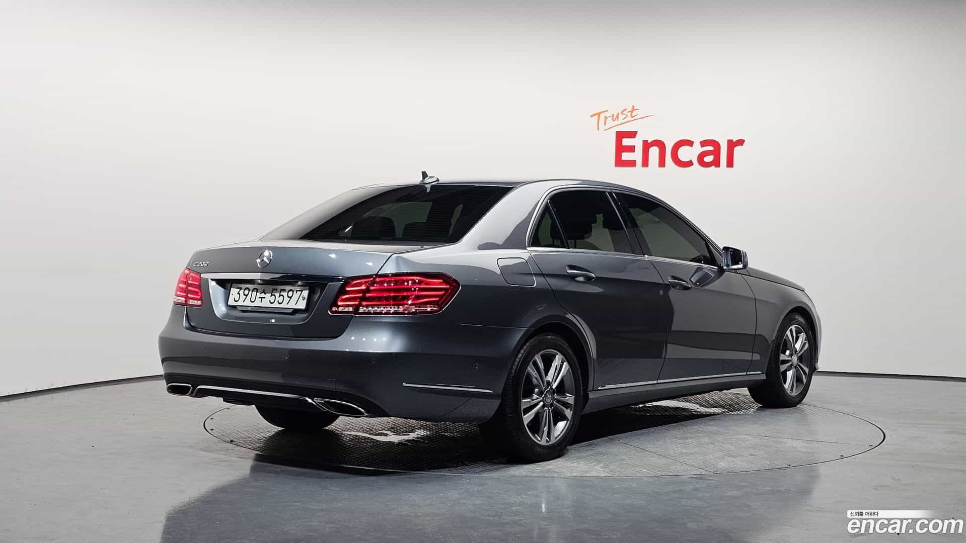 E-Class Mercedes-Benz 2015.9-OUTER-002