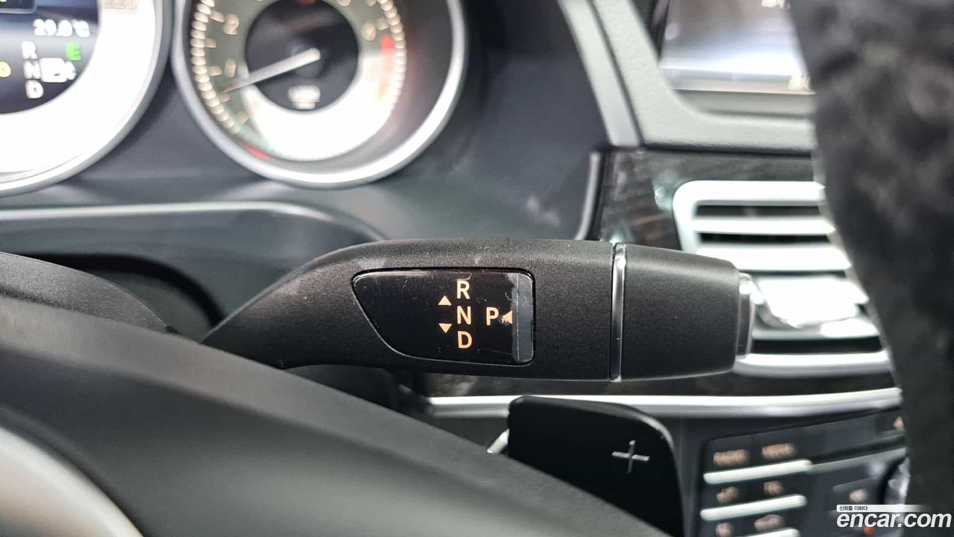 E-Class Mercedes-Benz 2015.9-INNER-009