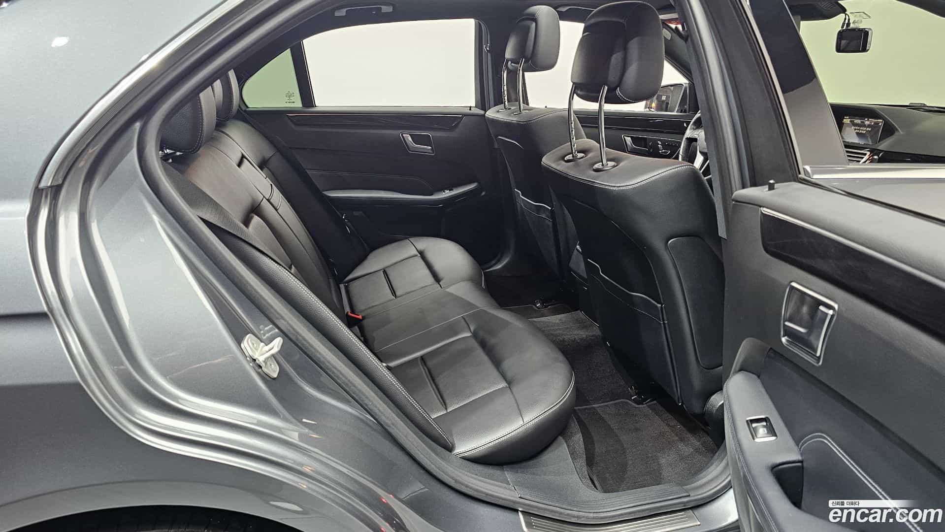 E-Class Mercedes-Benz 2015.9-OPTION-015