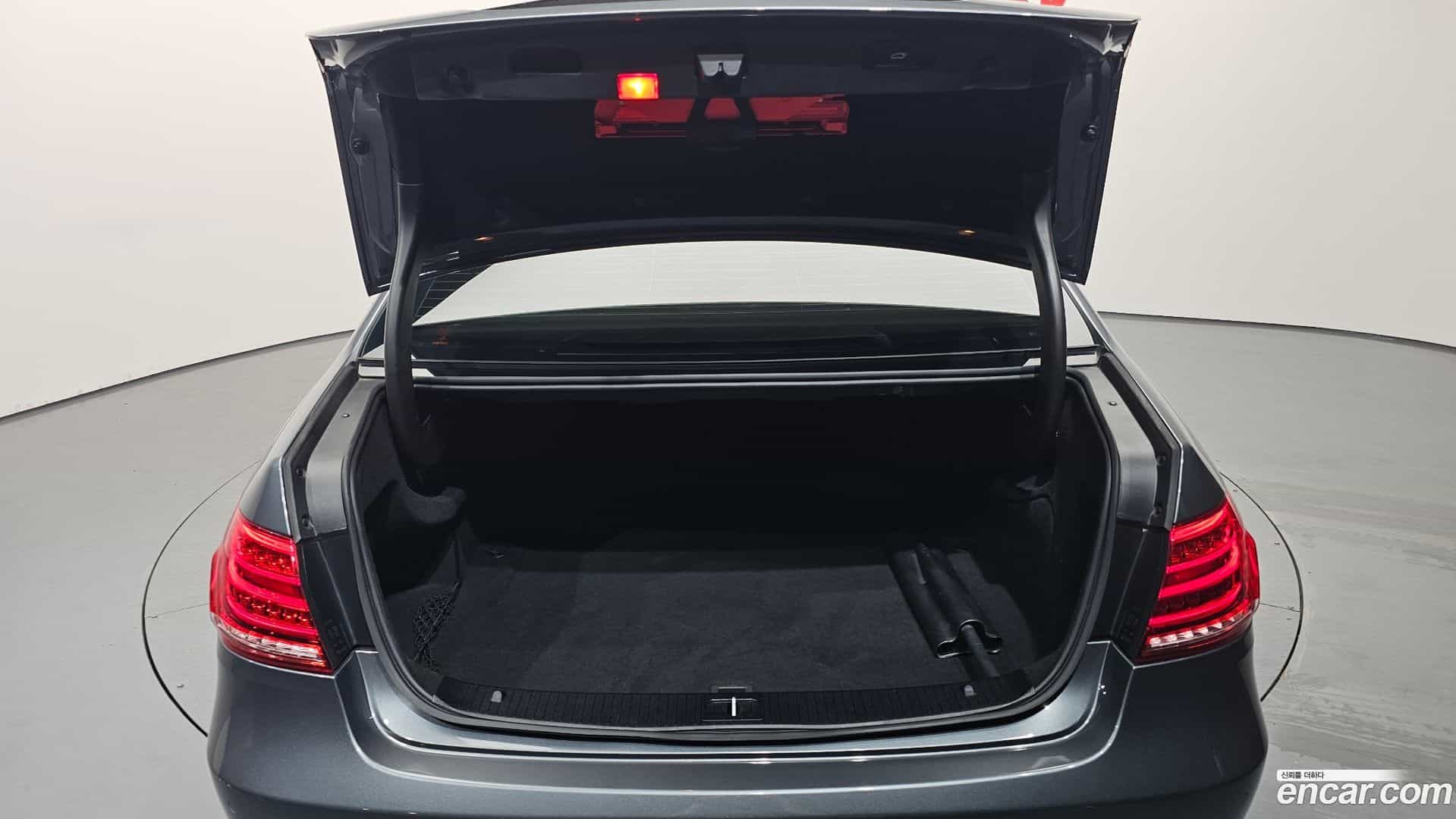 E-Class Mercedes-Benz 2015.9-OPTION-021