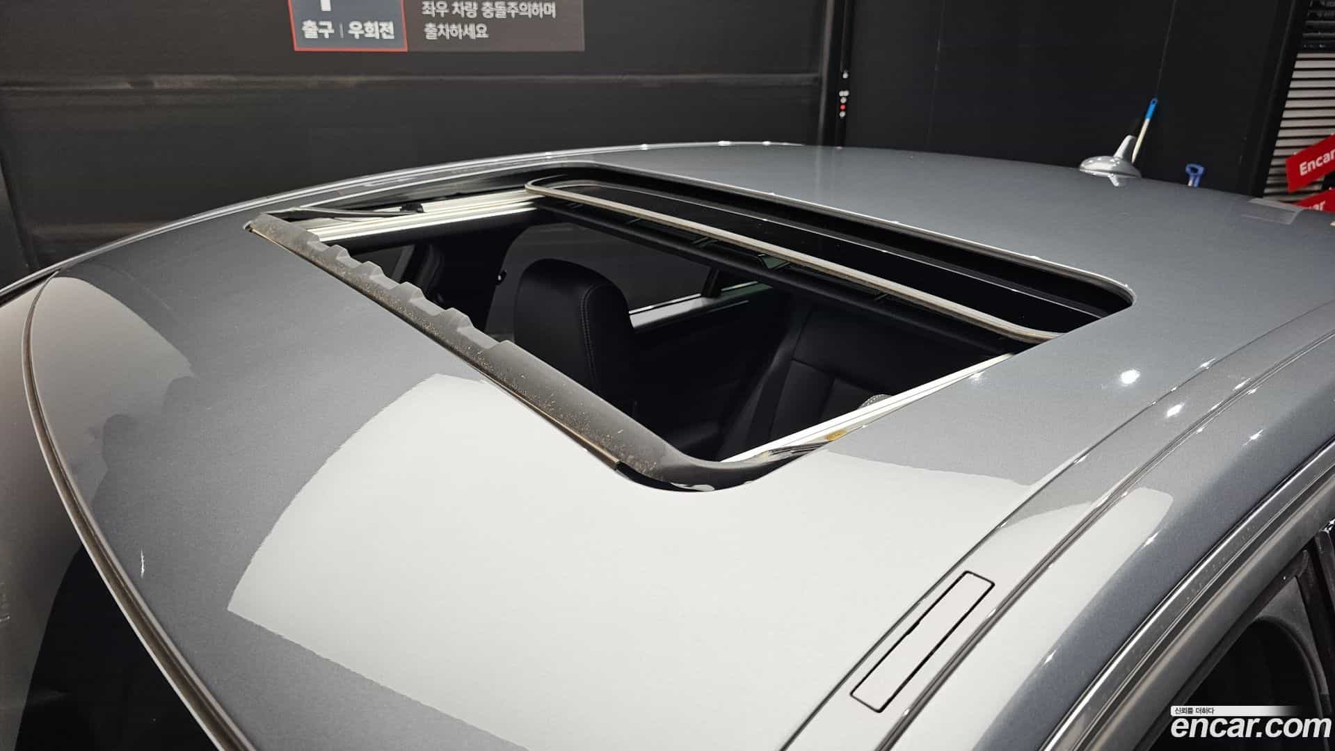 E-Class Mercedes-Benz 2015.9-OPTION-023