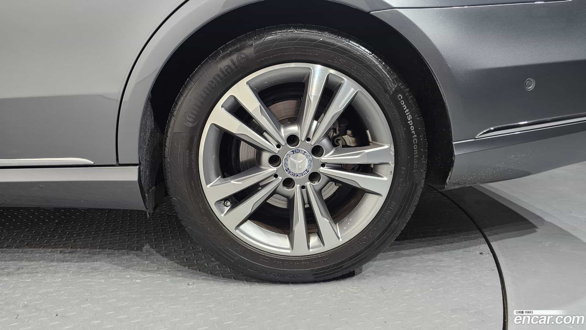E-Class Mercedes-Benz 2015.9-OUTER-031