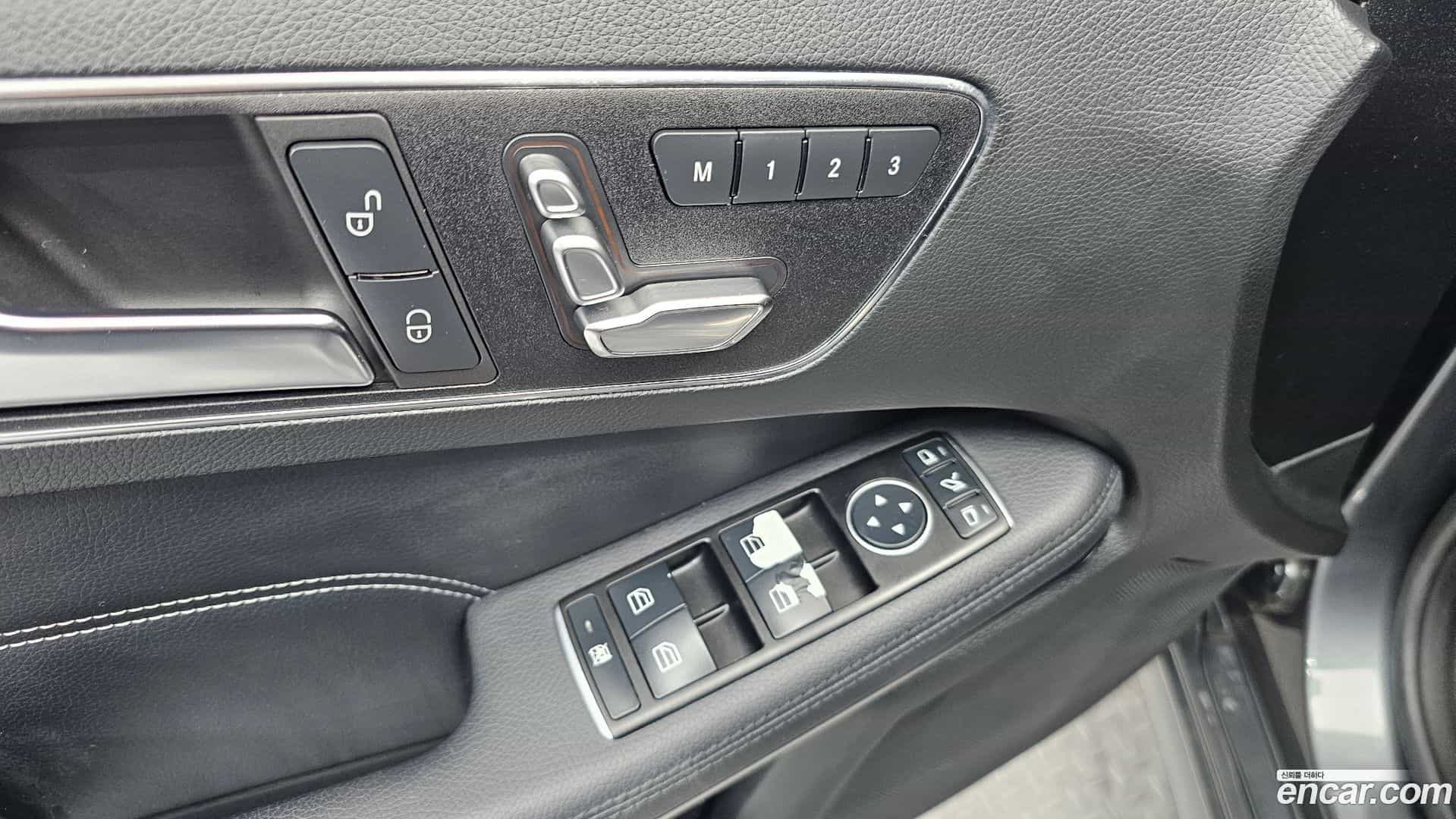 E-Class Mercedes-Benz 2015.9-OPTION-041