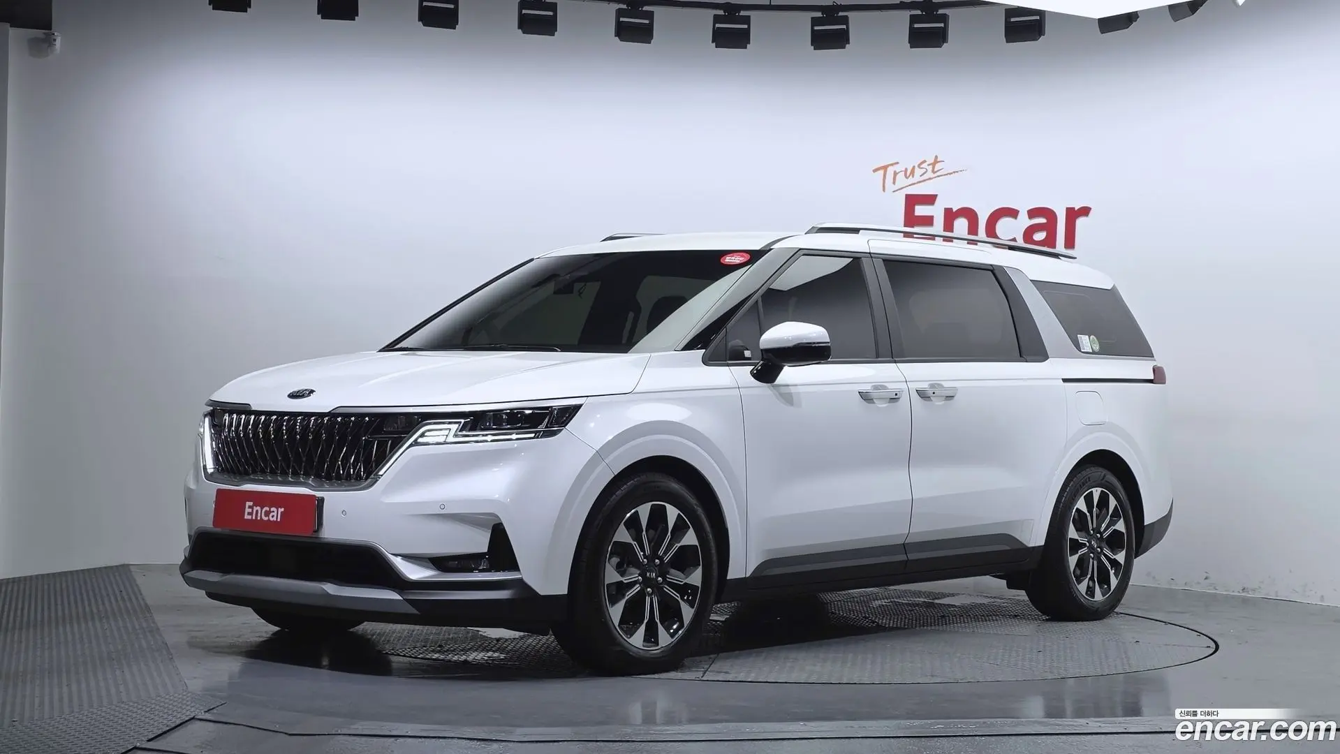 Main__Slider__Photo:Canival Kia 2021.1-0