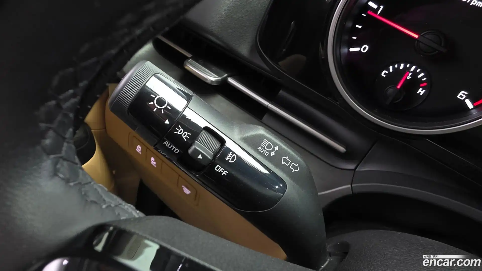 Canival Kia 2021.1-OPTION-024