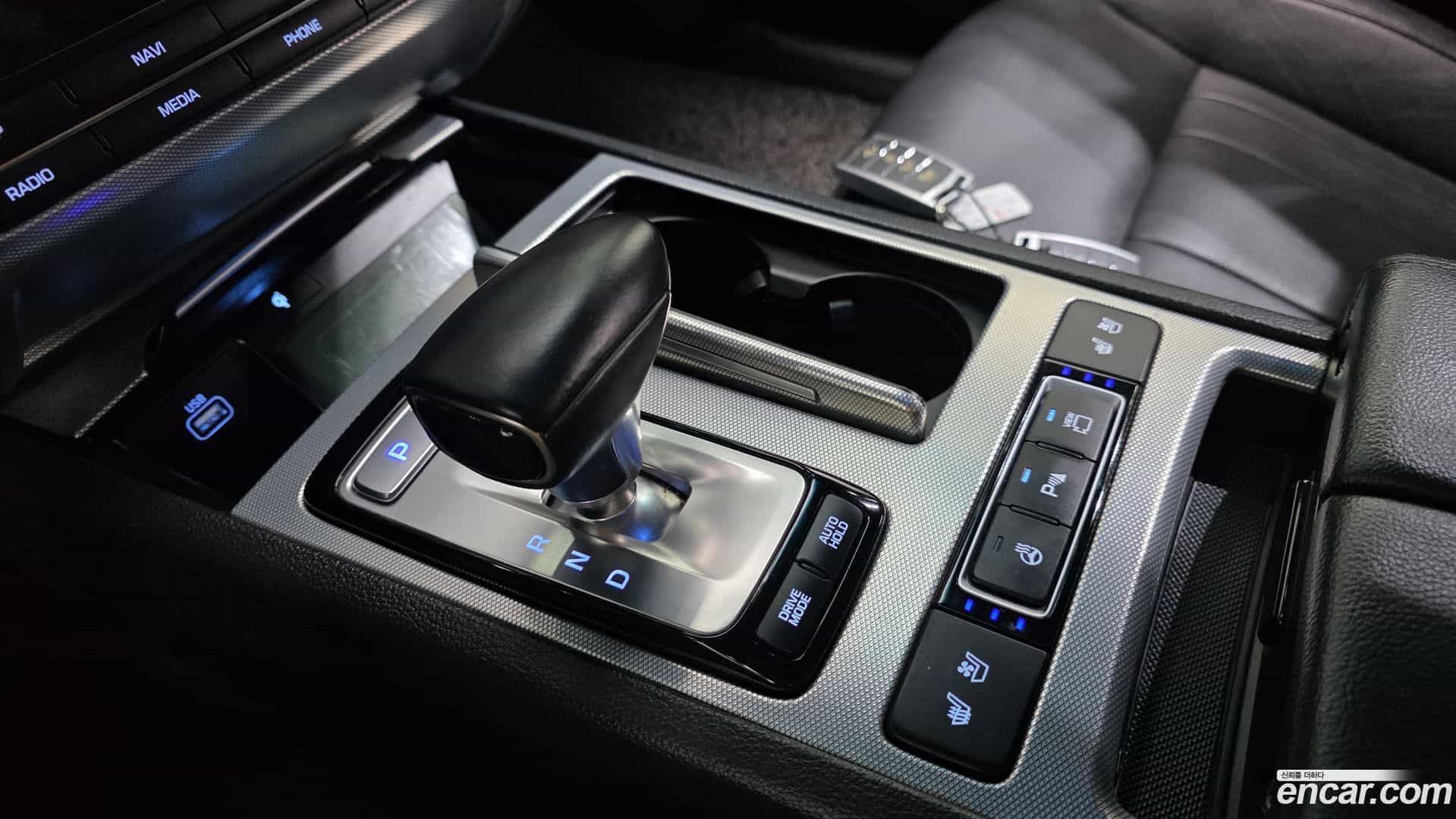 G80 Genesis 2019.0-INNER-009