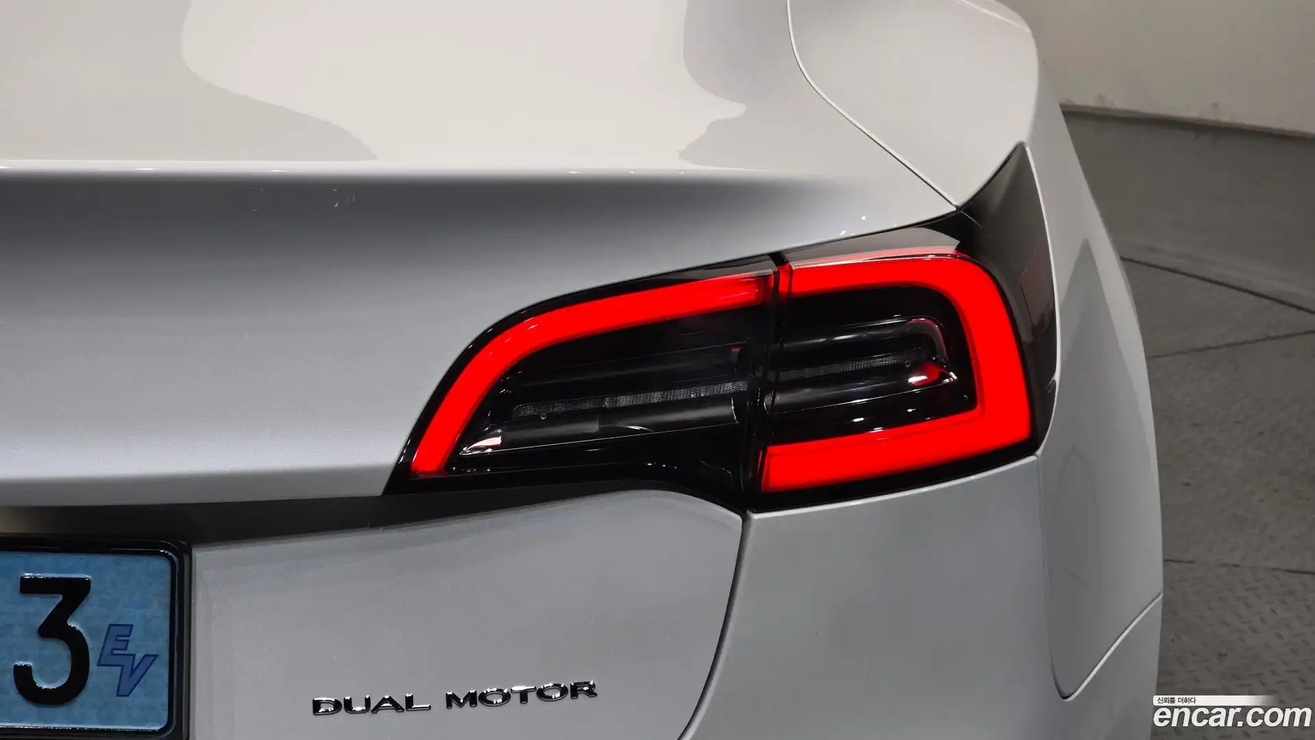 Model 3 Tesla 2021.5-OUTER-033
