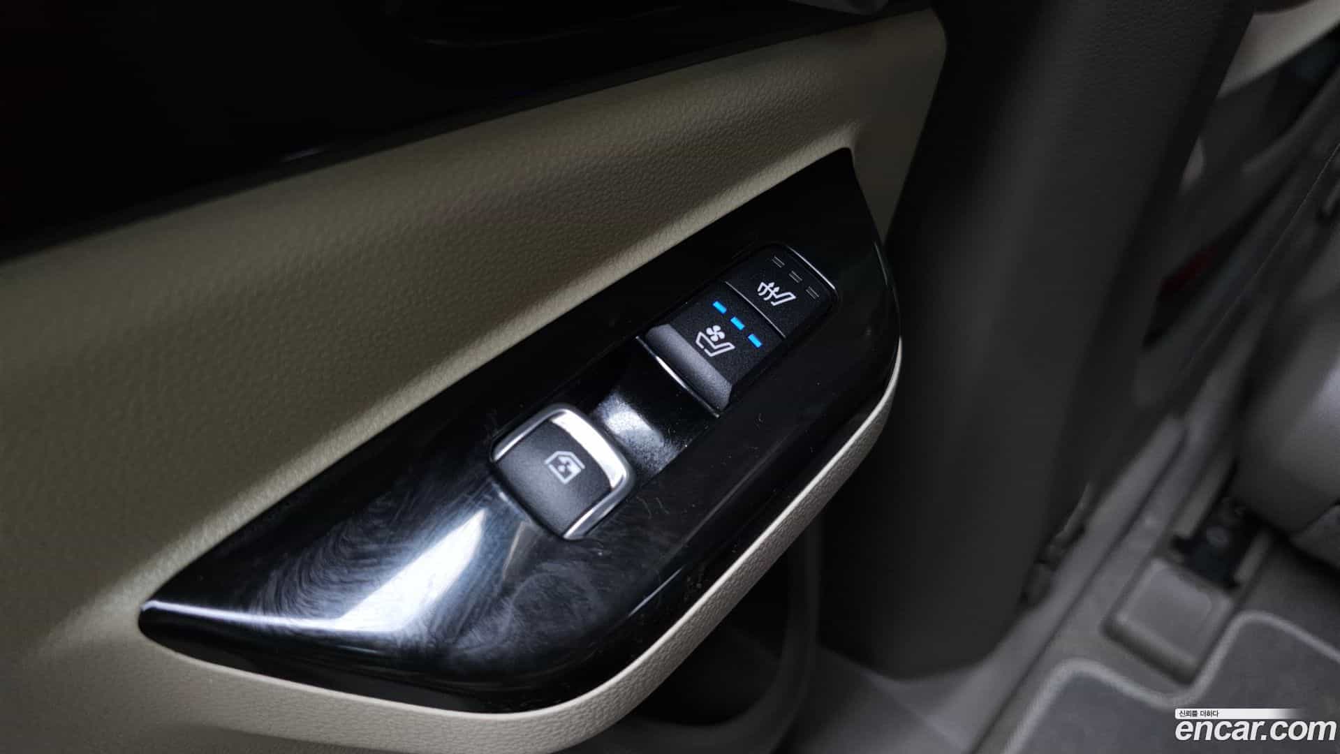 Canival Kia 2021.3-OPTION-024
