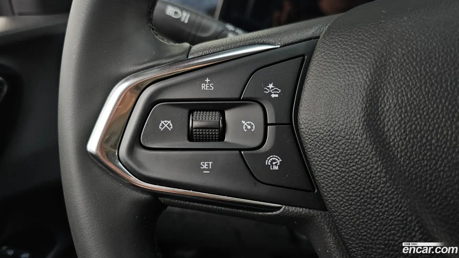 Trax Chevrolet 2024.11-OPTION-042