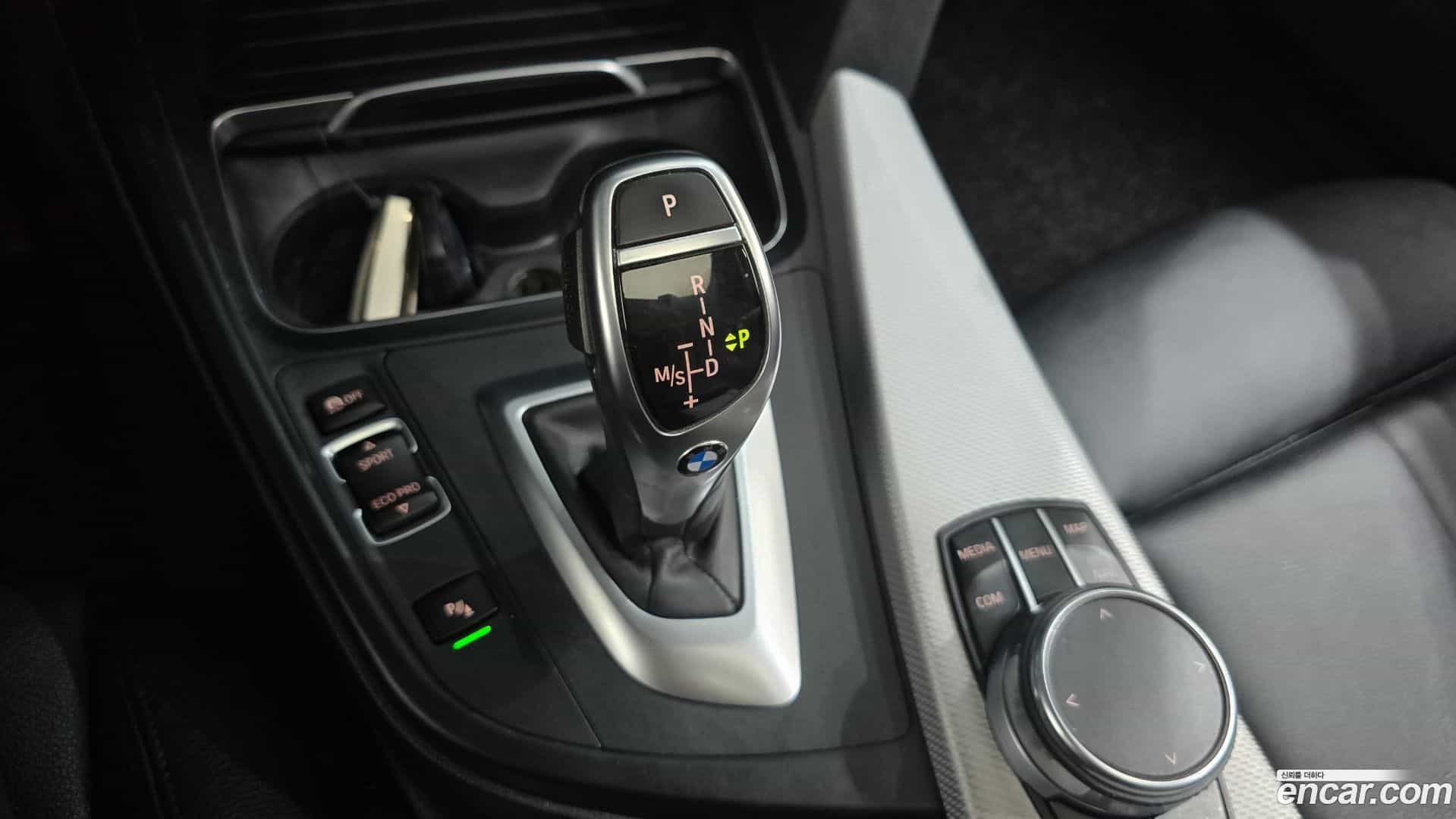 3-Series BMW 2018.2-INNER-009