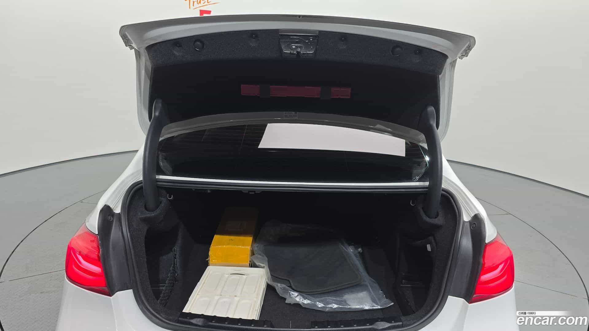 3-Series BMW 2018.2-OPTION-021