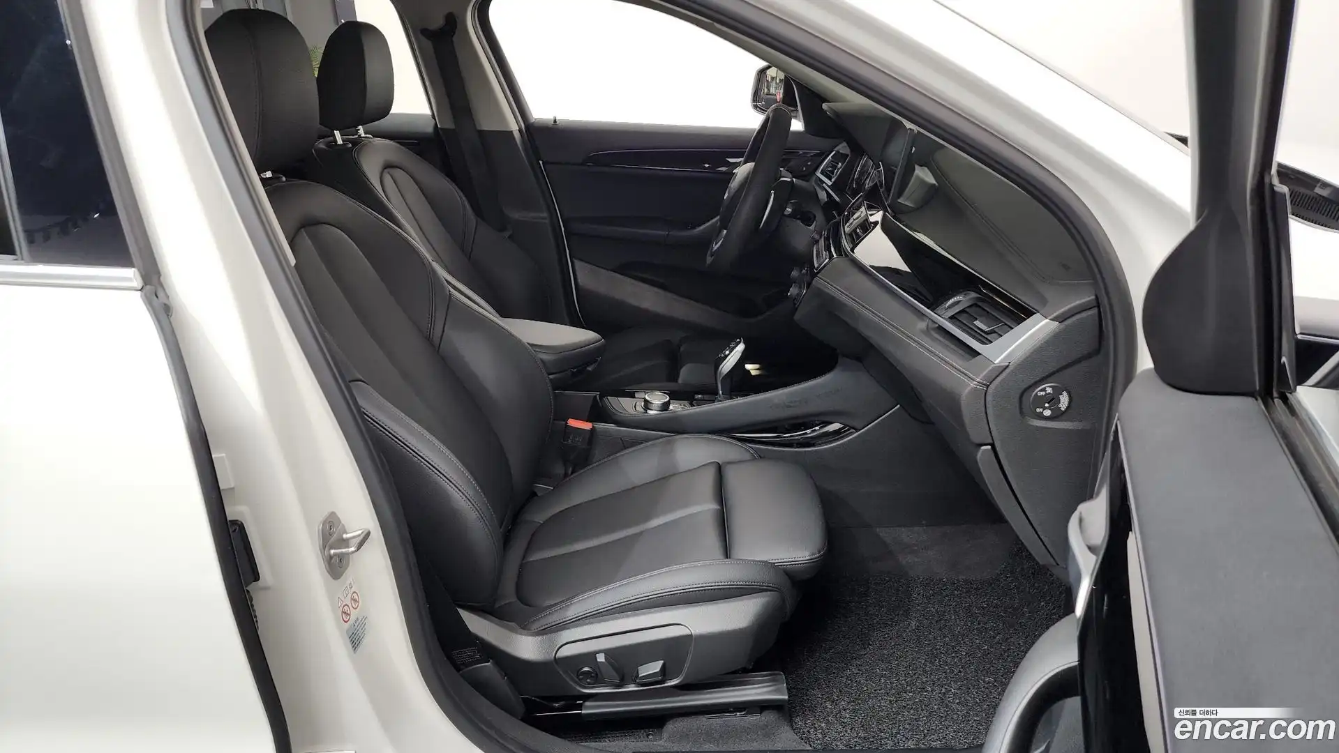 X2 (F39) BMW 2021.6-INNER-036