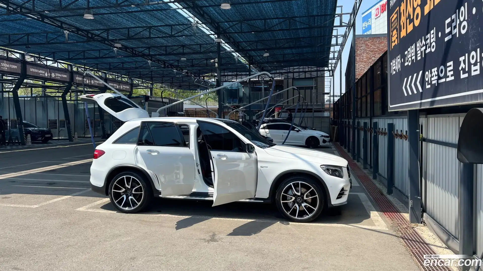 GLC-Class Mercedes-Benz 2018.4-OPTION-015