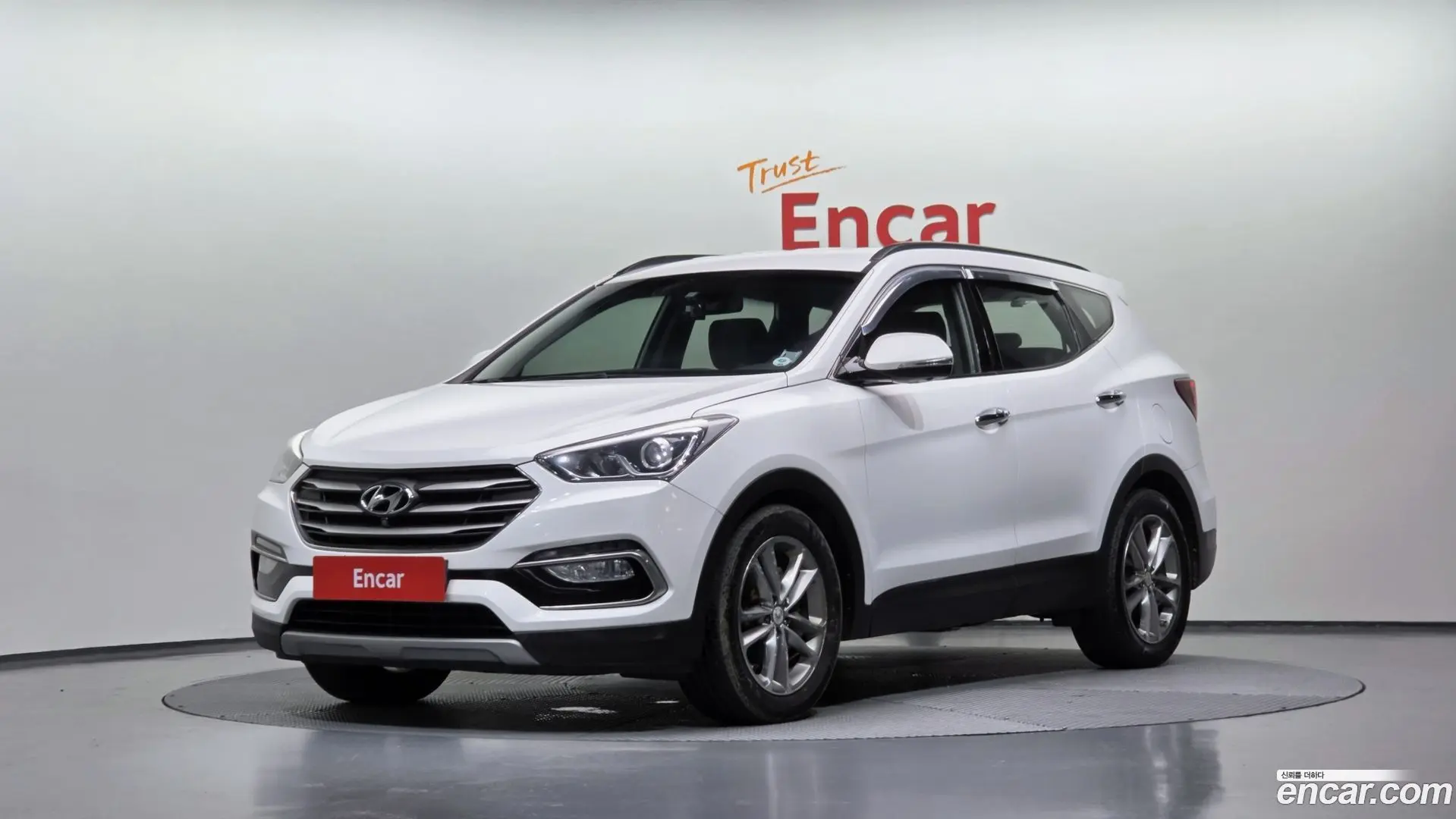 Main__Slider__Photo:Santafe Hyundai 2015.7-0