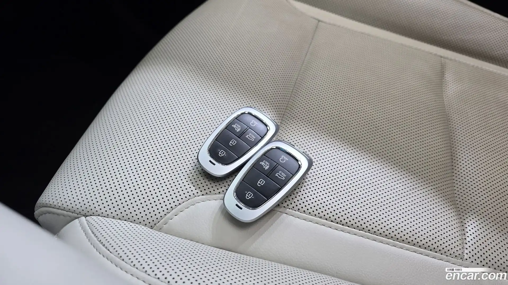 Grandeur Hyundai 2022.5-OPTION-020