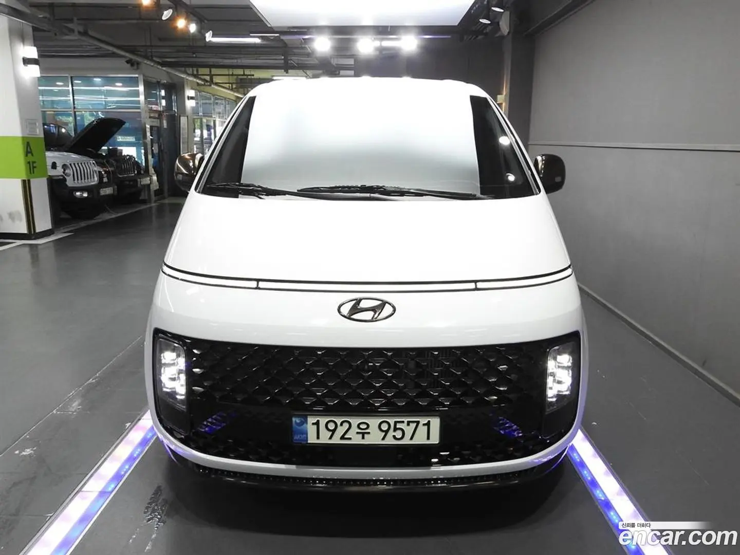 Main__Slider__Photo:Staria Hyundai 2024.0-0