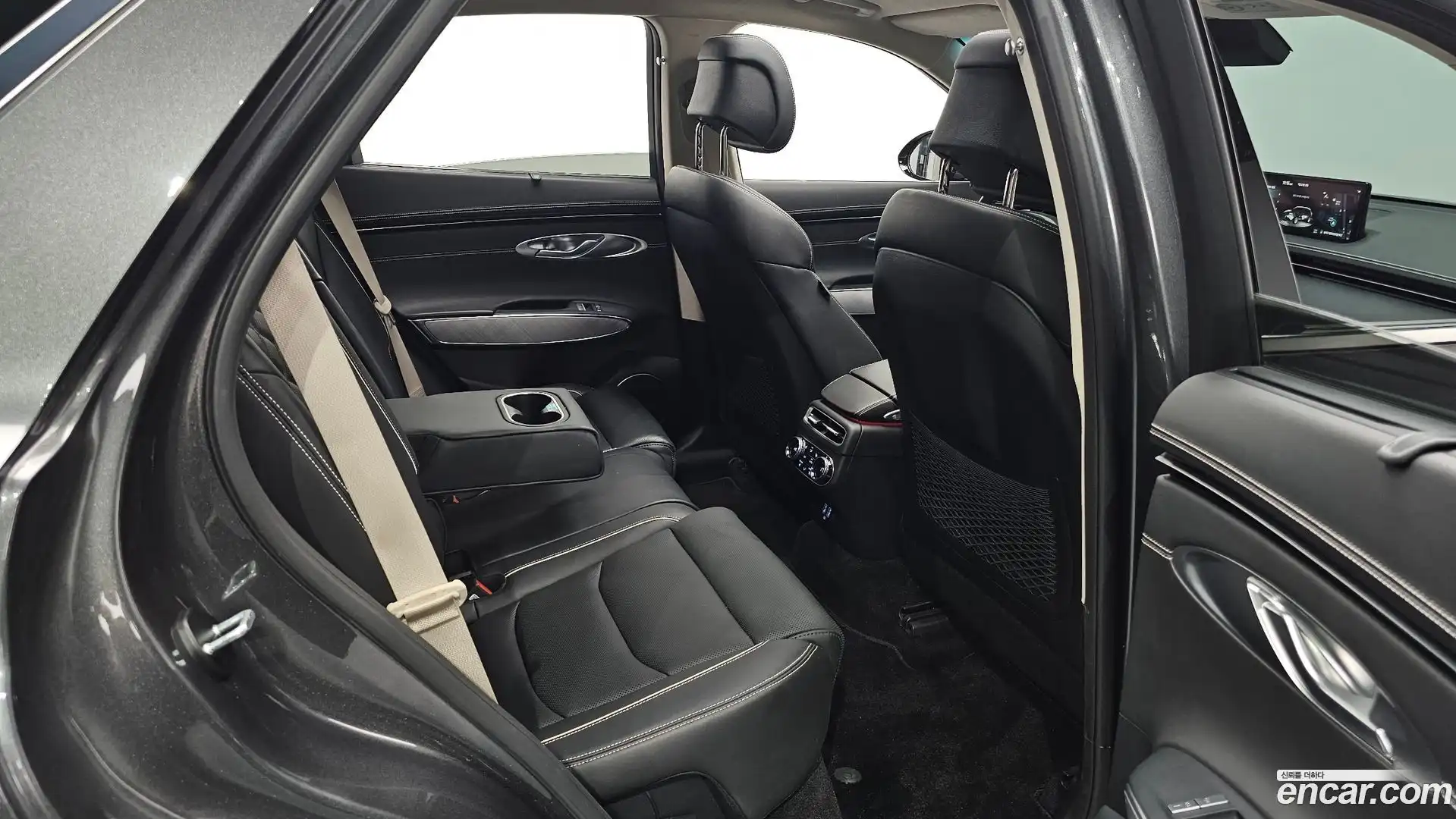 GV70 Genesis 2022.7-INNER-036