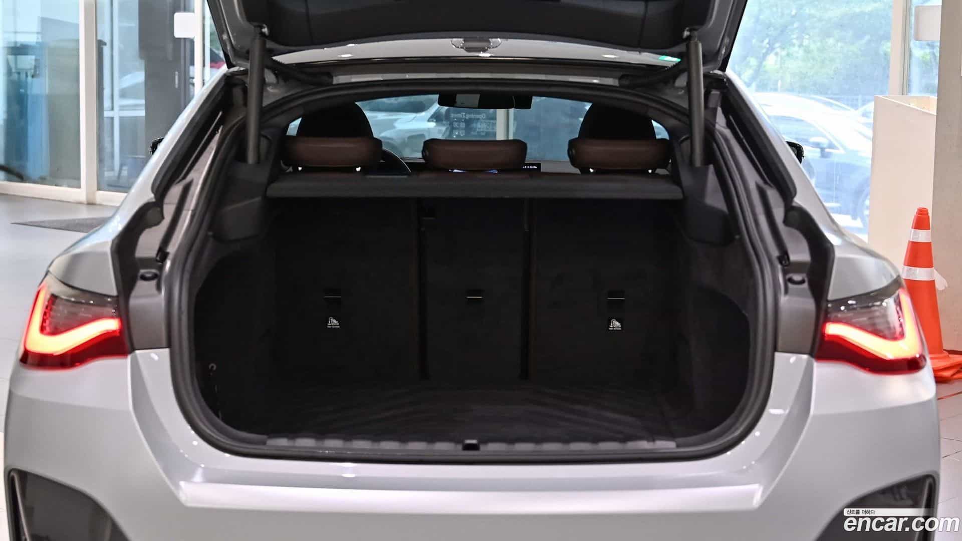 i4 BMW 2024.6-INNER-007