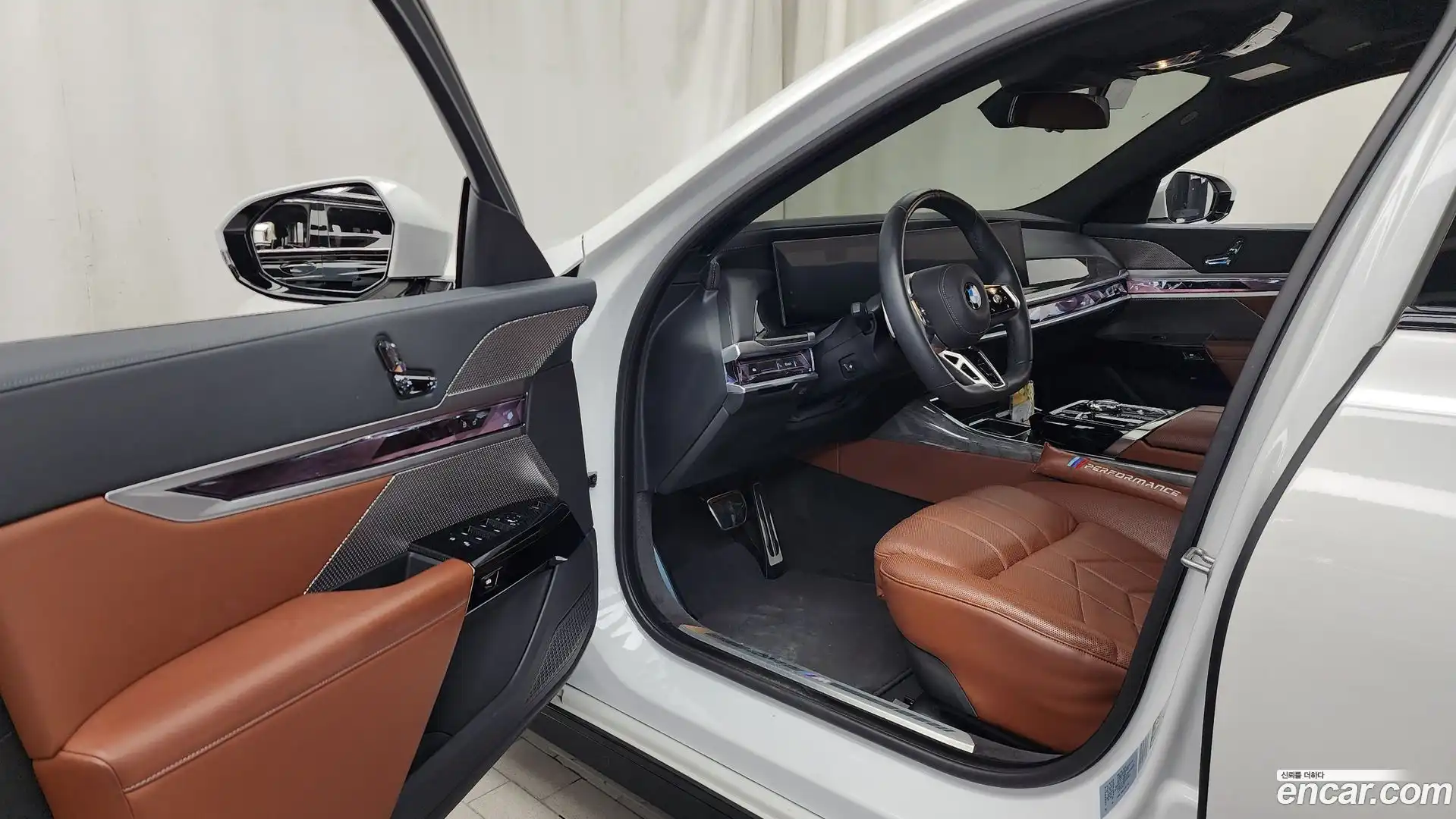 7-Series BMW 2023.9-INNER-010