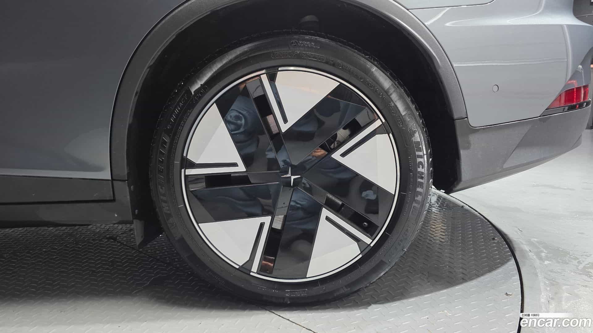 Polestar 2 Polestar 2025.4-OUTER-031