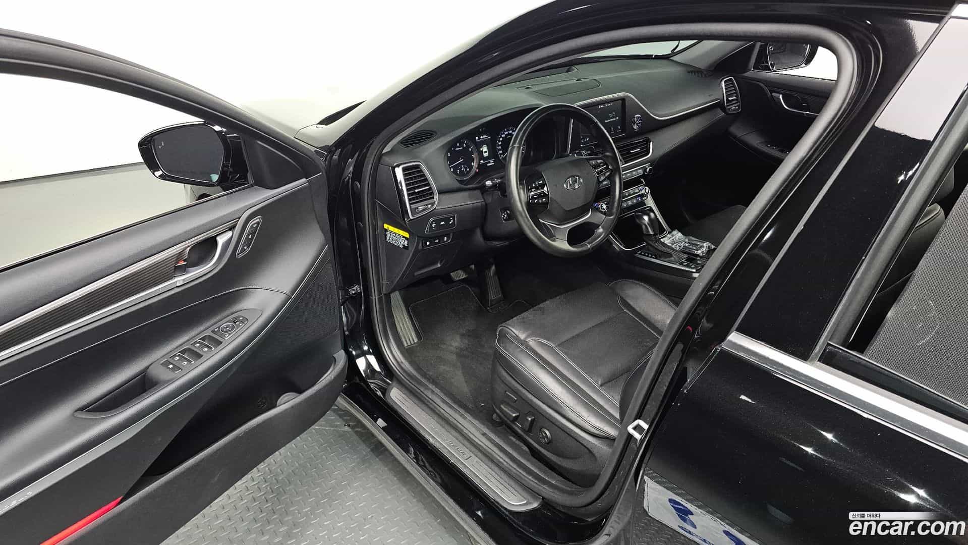 Grandeur Hyundai 2019.9-OPTION-015