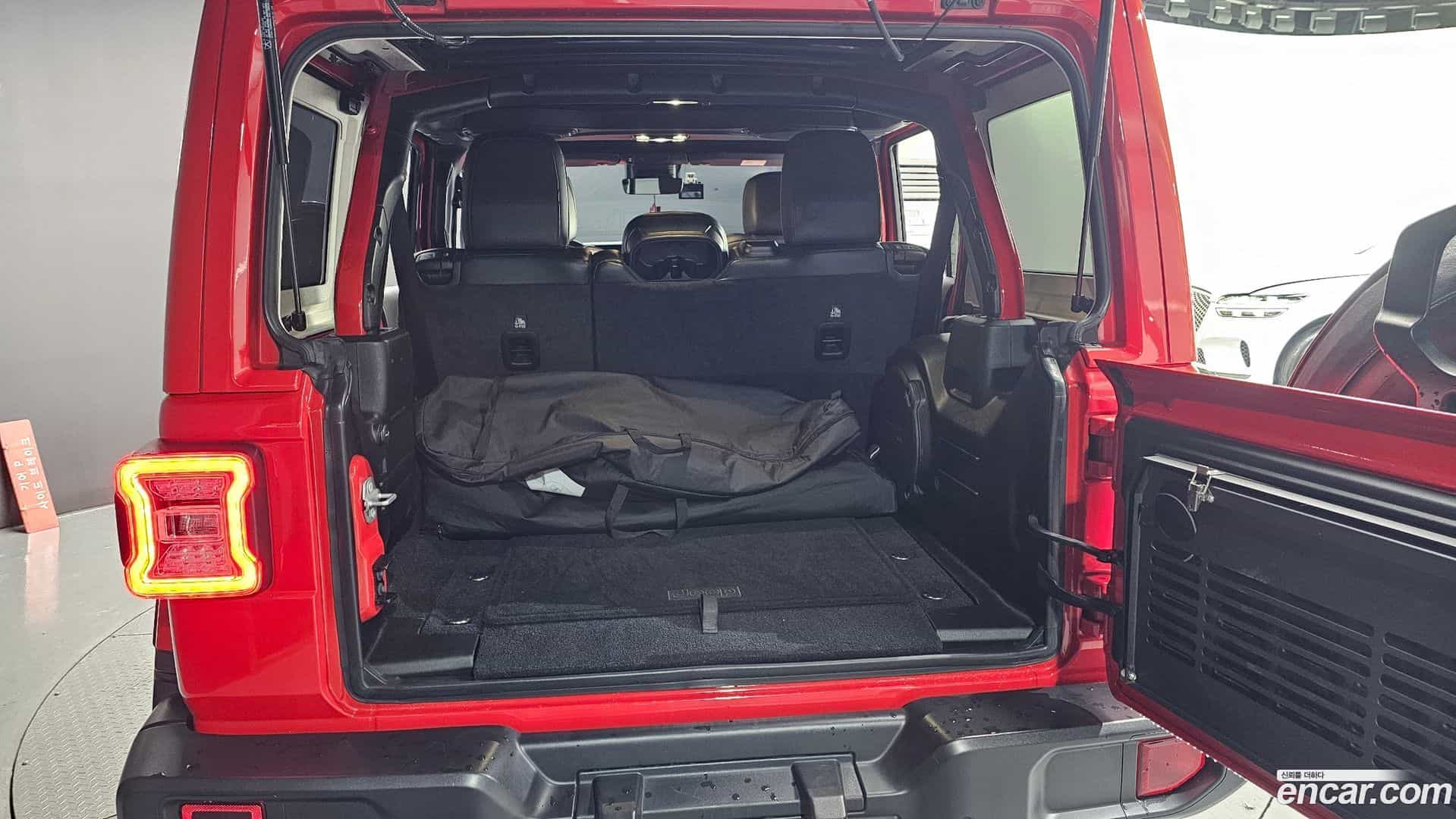 Wrangler Jeep 2021.6-OPTION-024