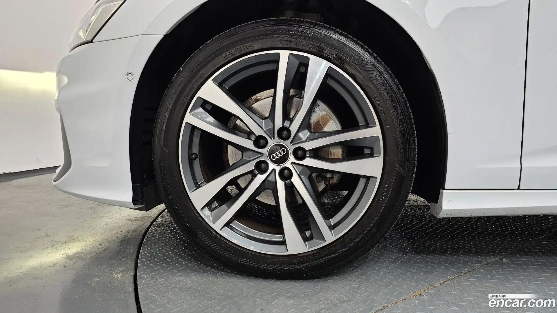 A6 Audi 2021.11-OUTER-005