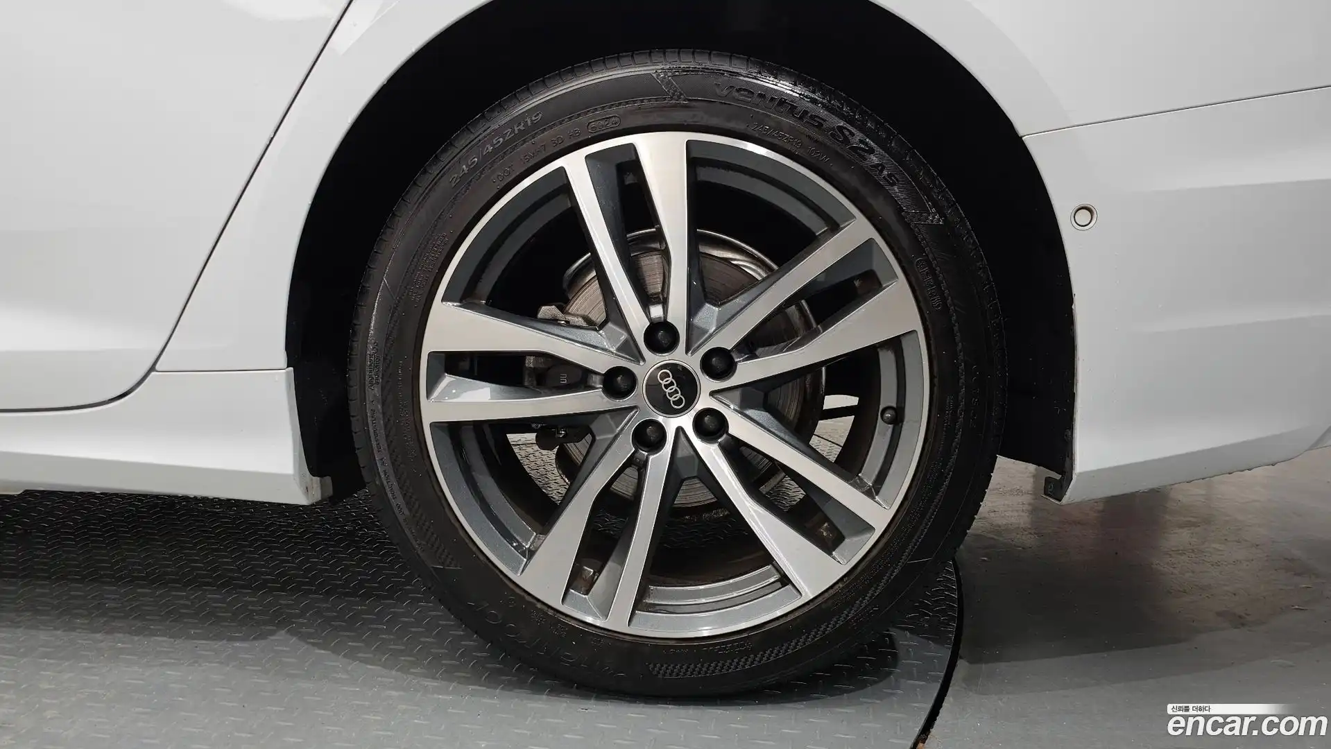A6 Audi 2021.11-OUTER-031