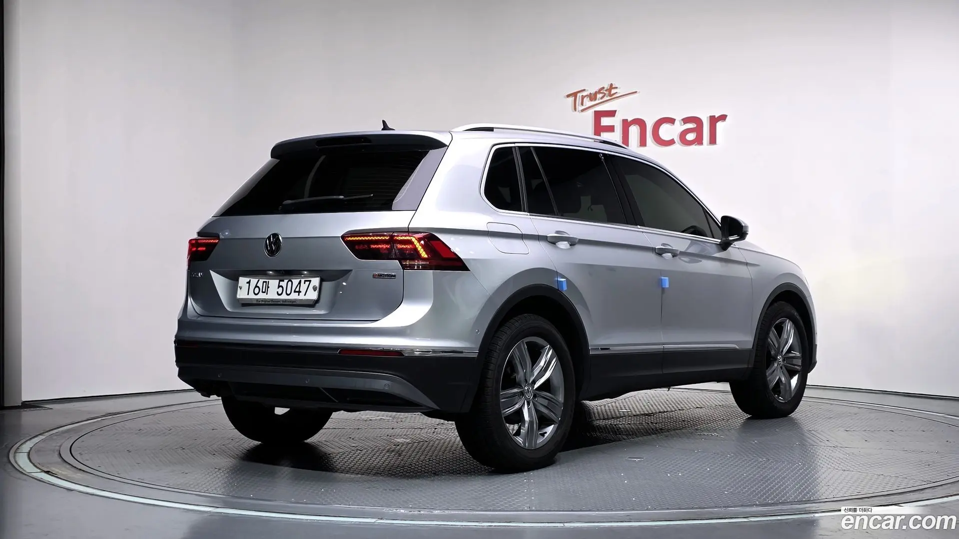 Main__Slider__Photo:Tiguan Volkswagen 2018.5-1