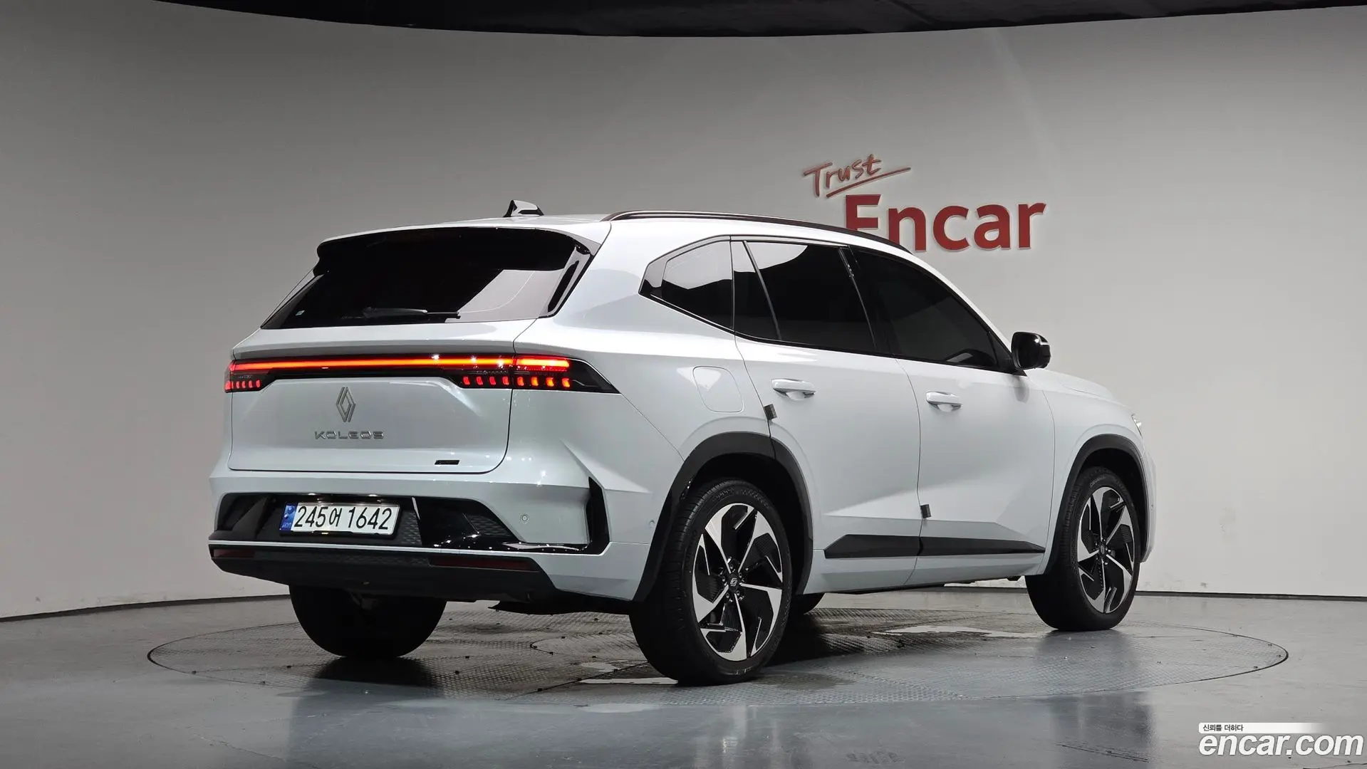Main__Slider__Photo:Grand Koleos Renault Korea 2025.1-1