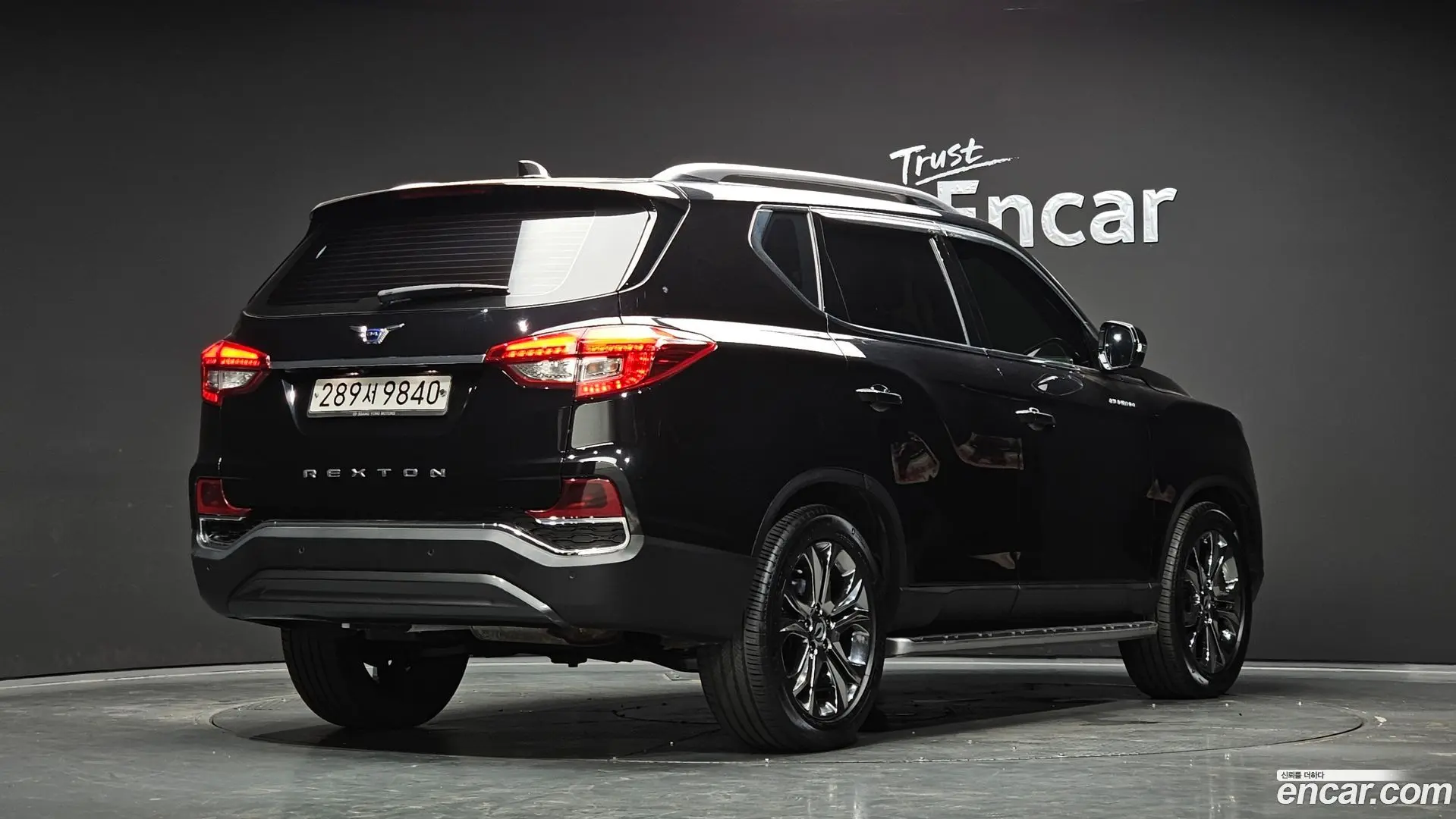 Main__Slider__Photo:Rexton KG Mobility 2020.8-1