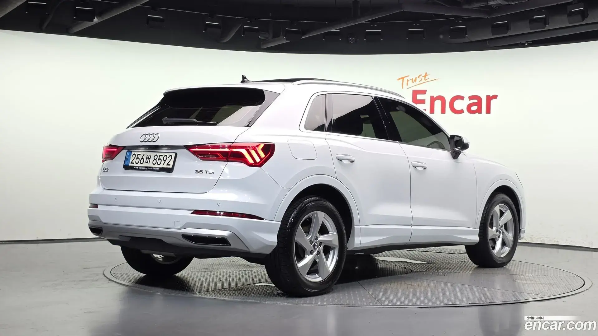 Main__Slider__Photo:Q3 Audi 2020.10-1