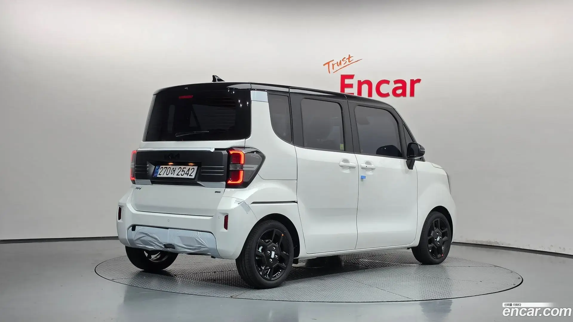 Main__Slider__Photo:RAY Kia 2026.8-1